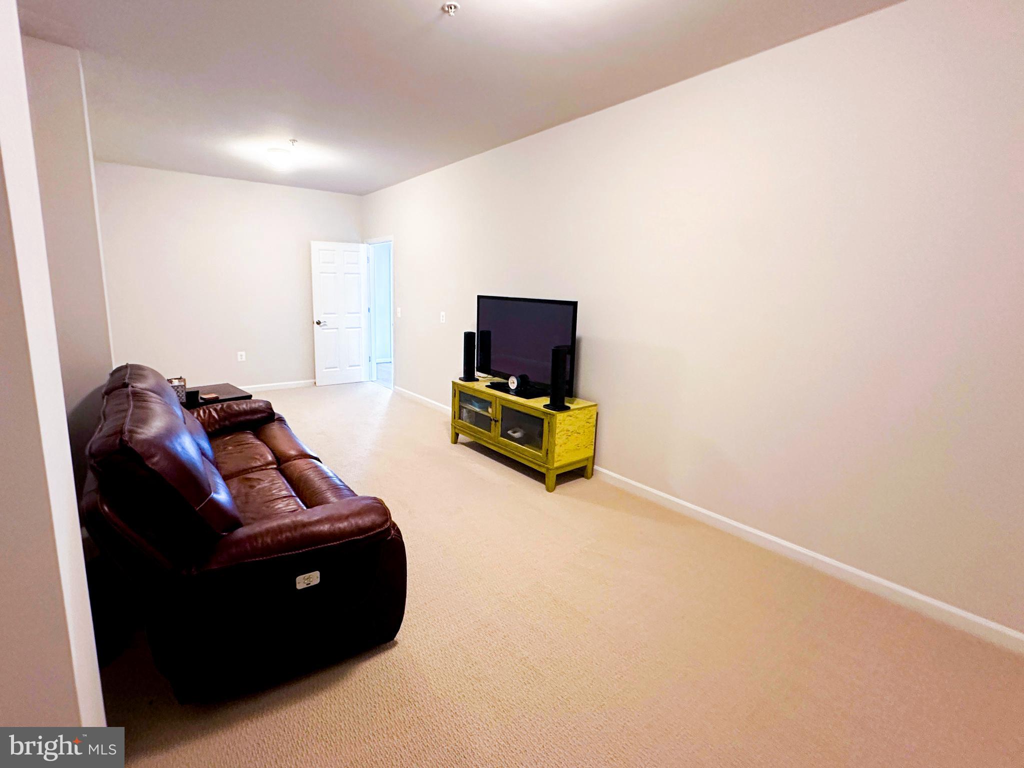 CADENCE AT LANSDOWNE - Residential