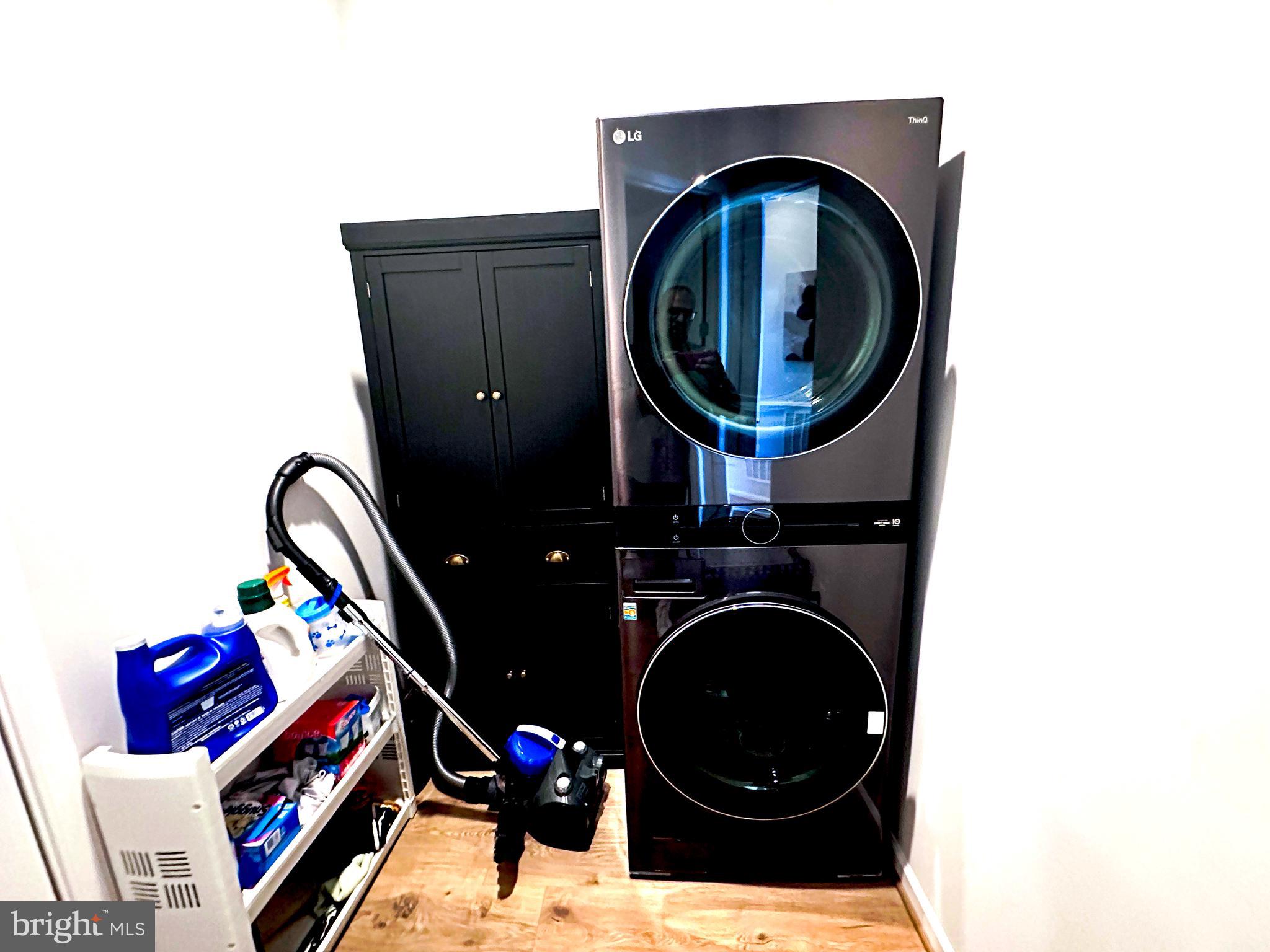 CADENCE AT LANSDOWNE - Residential