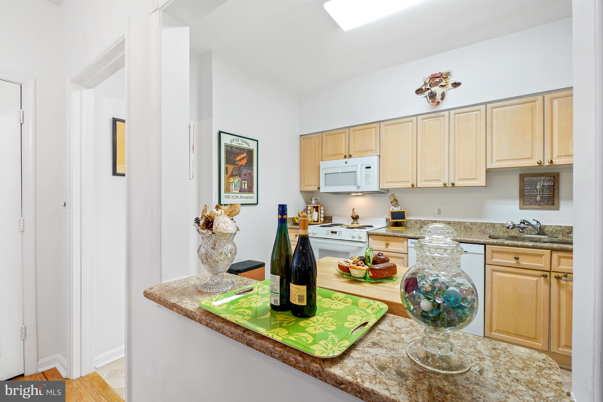 VANTAGE POINT EAST @ LEISURE WORLD - Residential