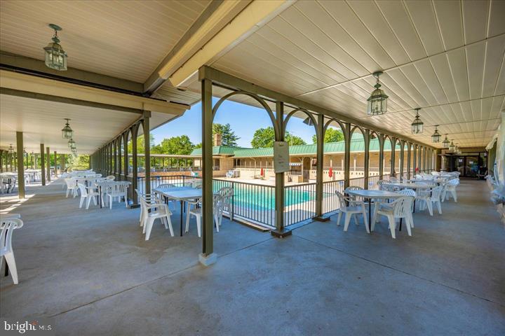 VANTAGE POINT EAST @ LEISURE WORLD - Residential