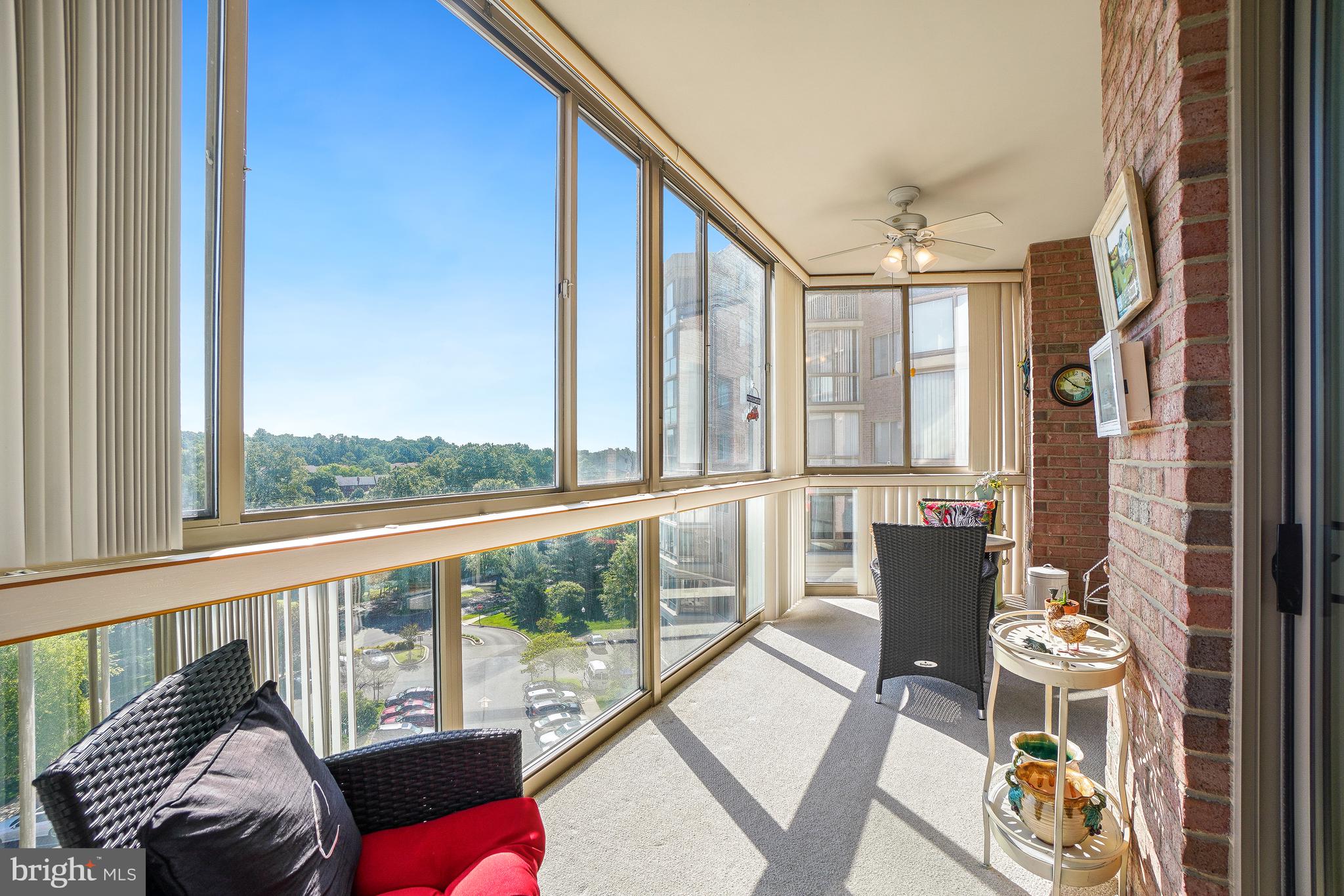 VANTAGE POINT EAST @ LEISURE WORLD - Residential