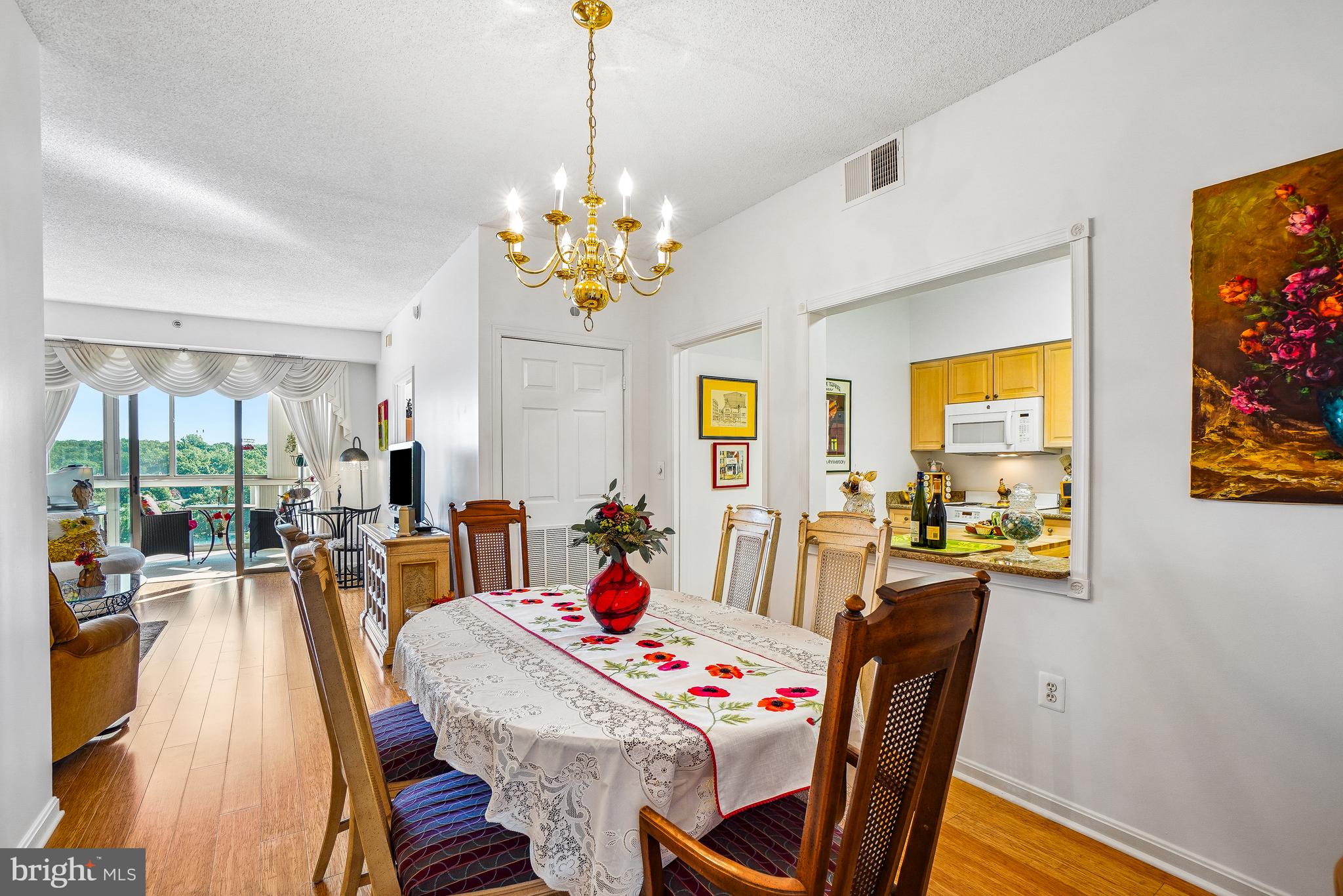 VANTAGE POINT EAST @ LEISURE WORLD - Residential