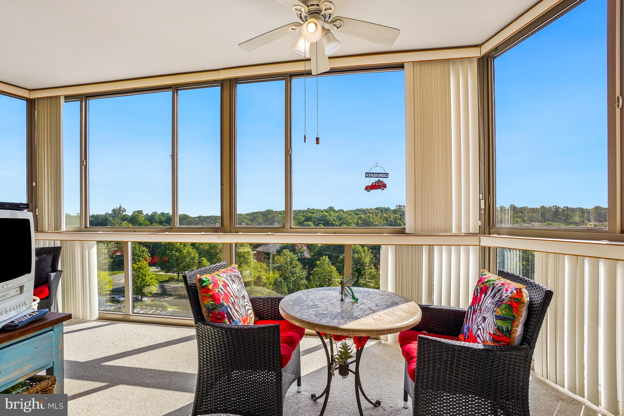 VANTAGE POINT EAST @ LEISURE WORLD - Residential