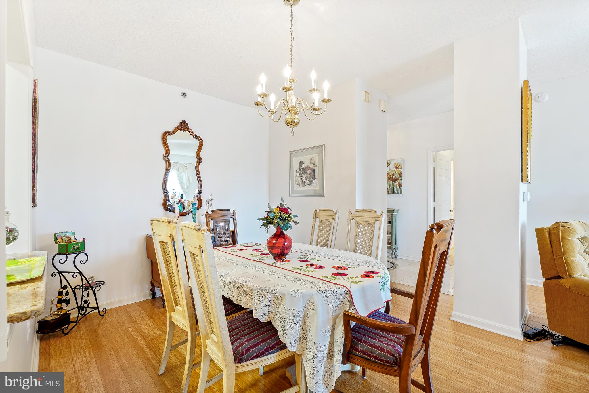 VANTAGE POINT EAST @ LEISURE WORLD - Residential