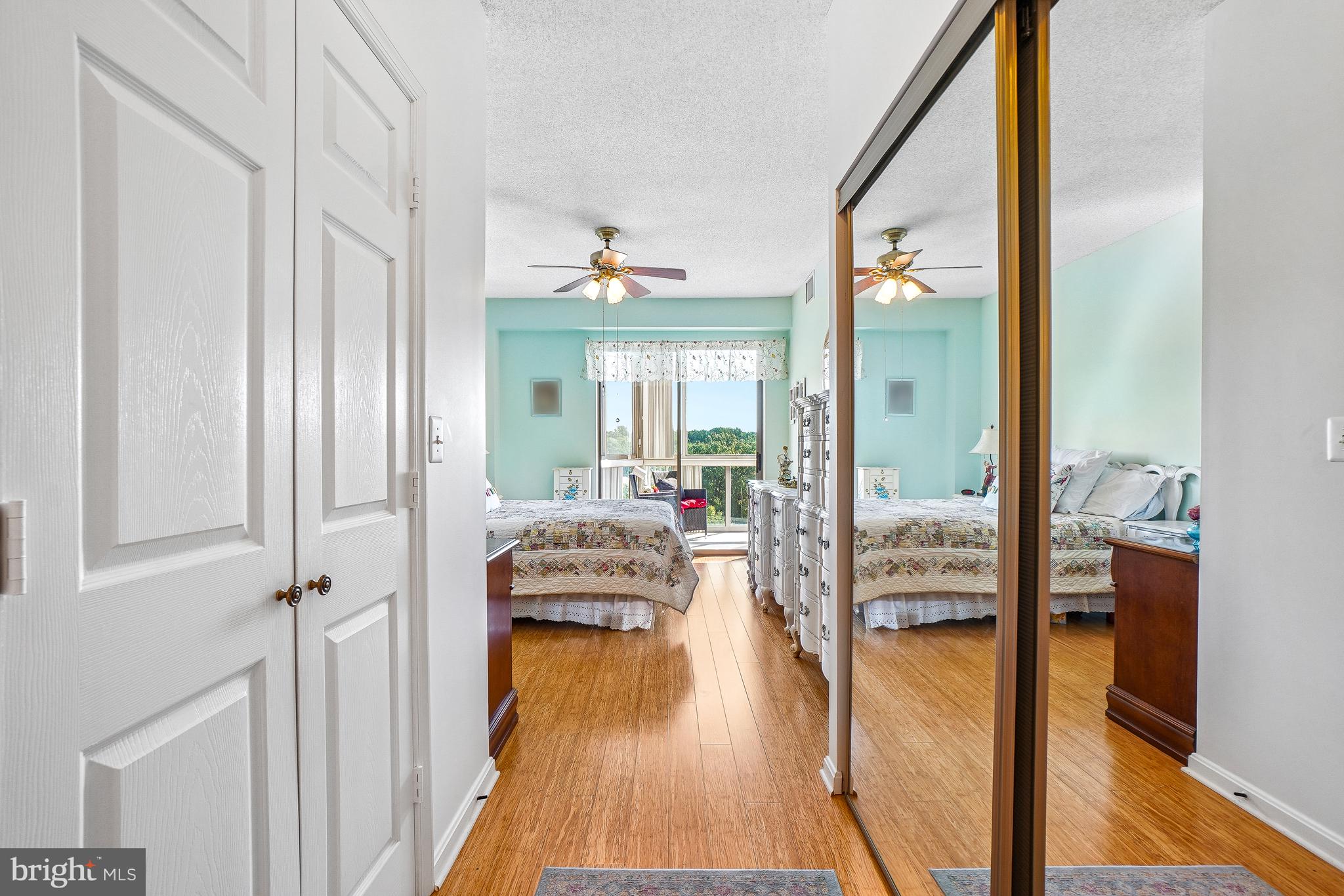 VANTAGE POINT EAST @ LEISURE WORLD - Residential