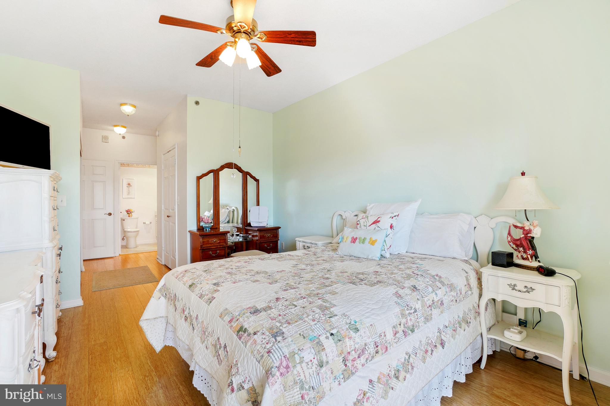 VANTAGE POINT EAST @ LEISURE WORLD - Residential