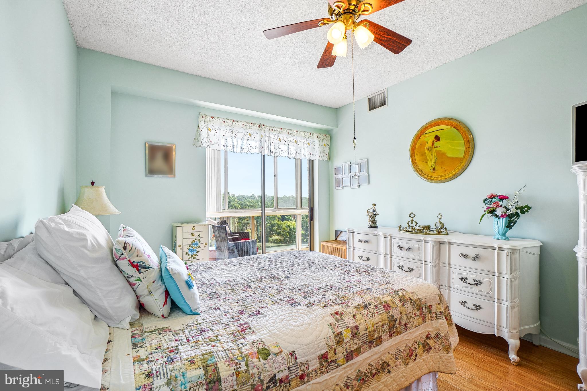 VANTAGE POINT EAST @ LEISURE WORLD - Residential