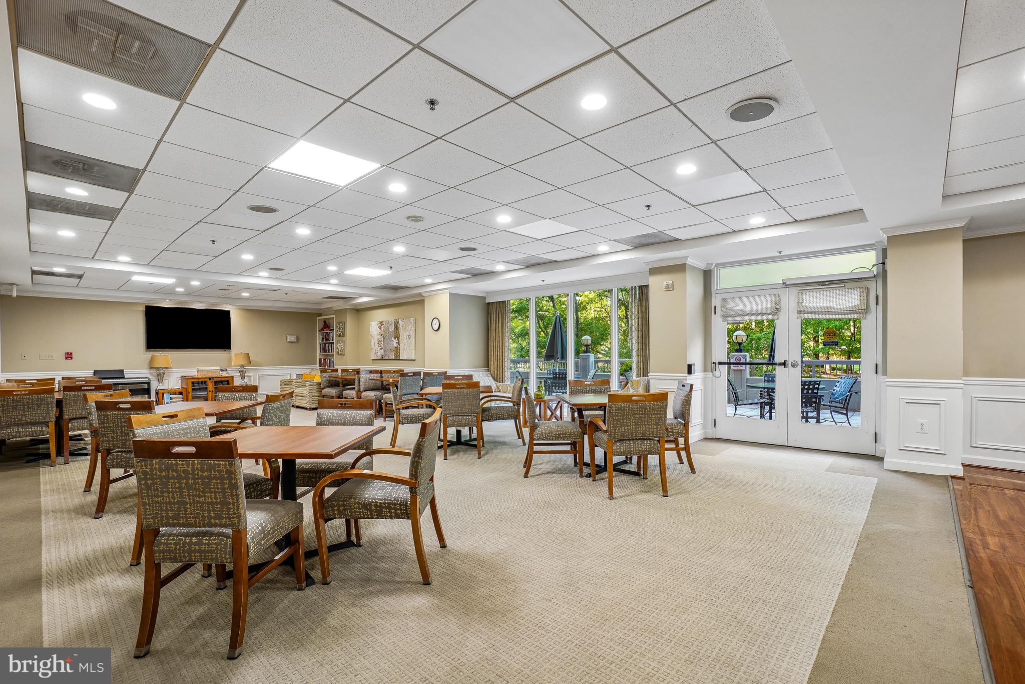 VANTAGE POINT EAST @ LEISURE WORLD - Residential
