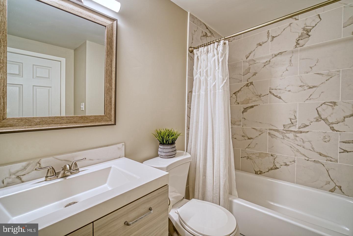 DEER PARK - Residential Lease