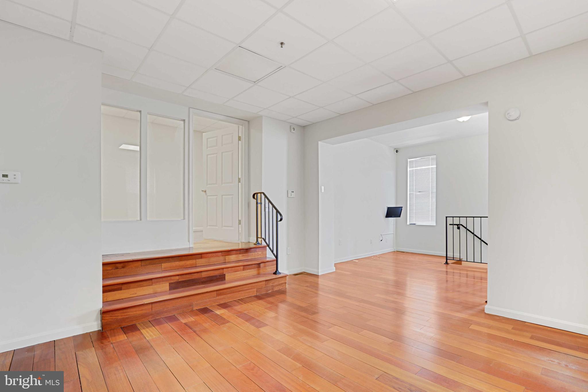 HIGHLANDTOWN - Commercial Lease