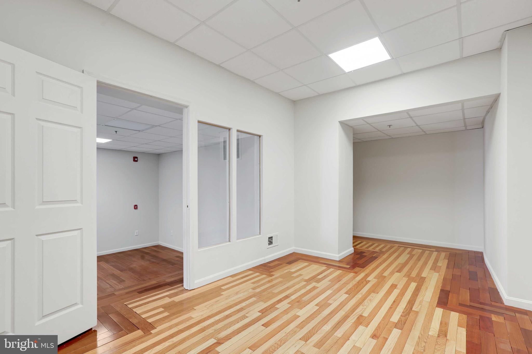 HIGHLANDTOWN - Commercial Lease