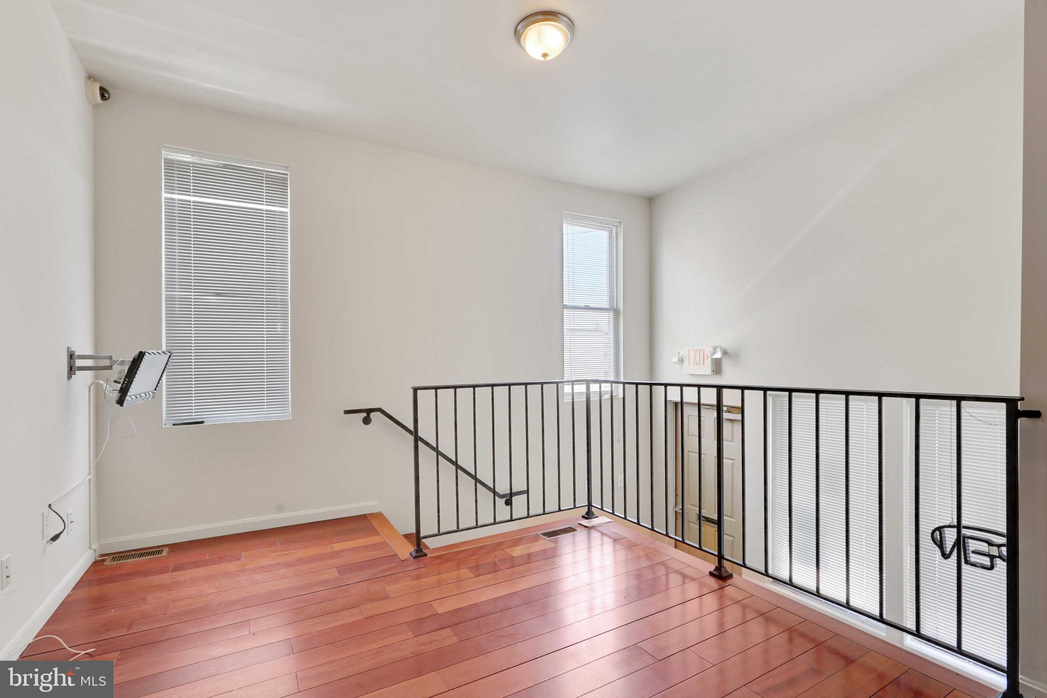 HIGHLANDTOWN - Commercial Lease