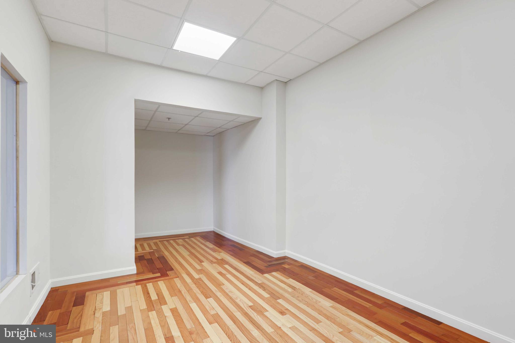 HIGHLANDTOWN - Commercial Lease