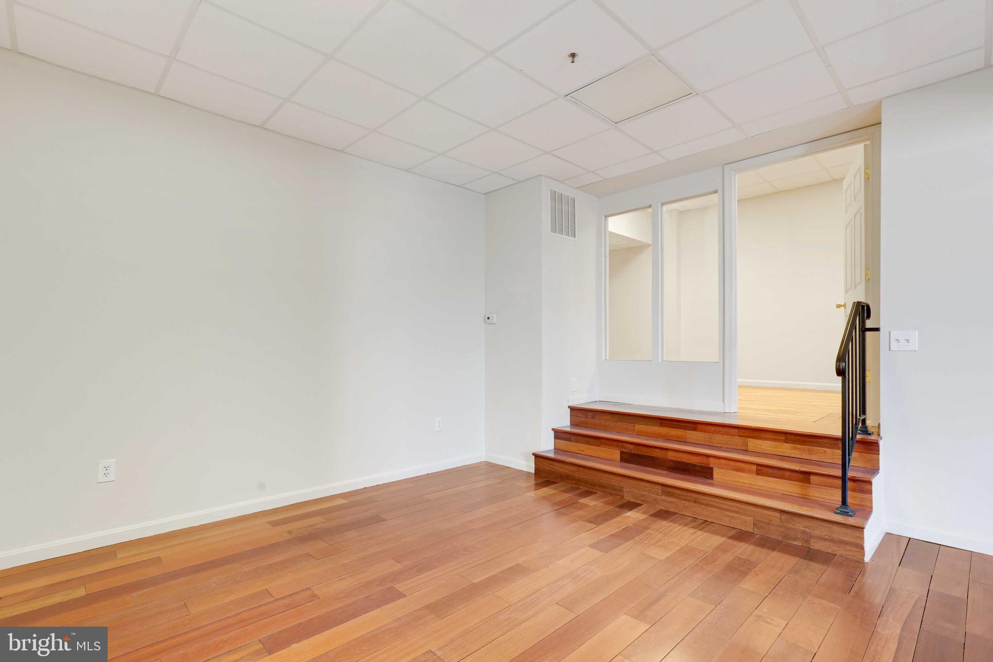 HIGHLANDTOWN - Commercial Lease