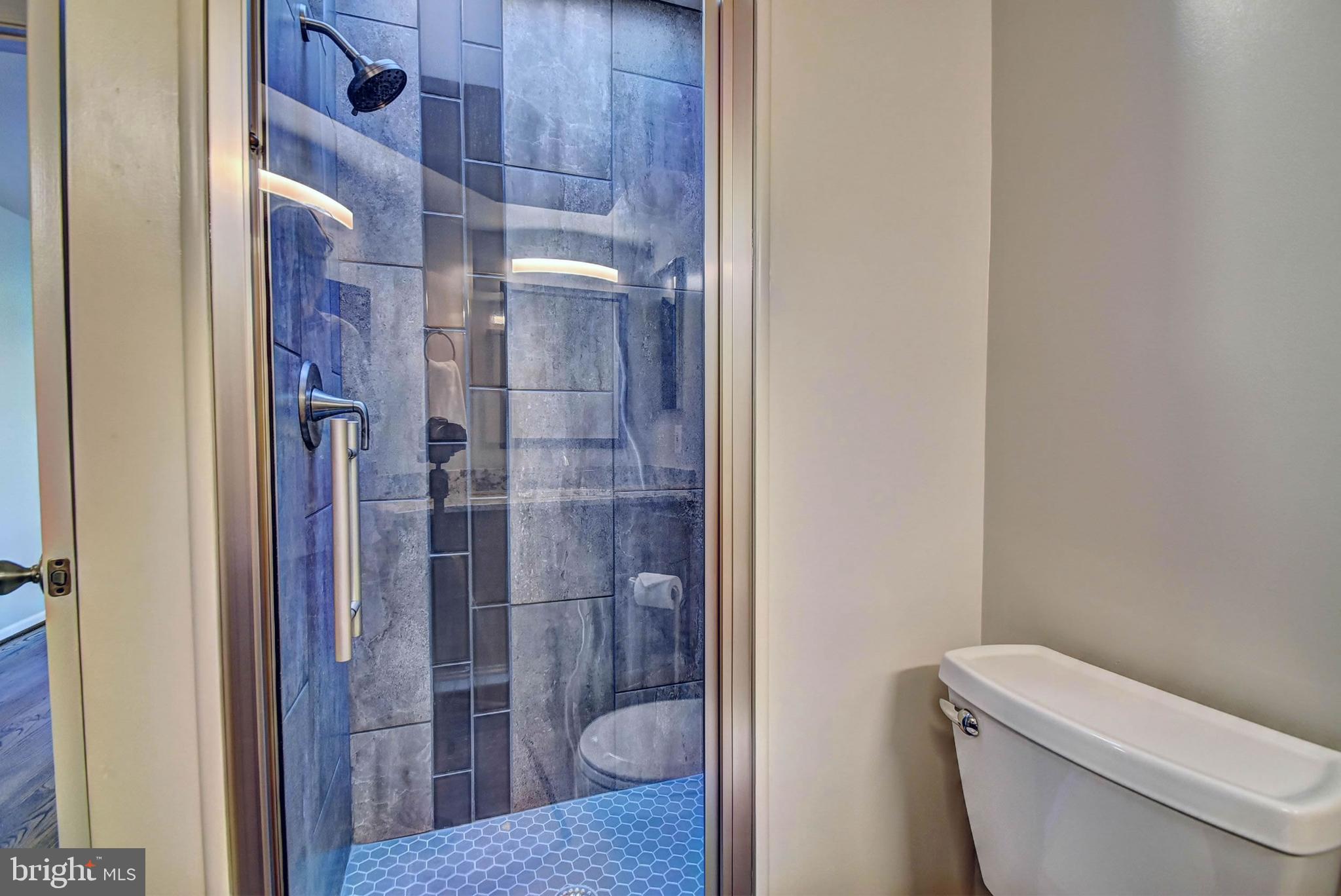 CHANTILLY HIGHLANDS - Residential