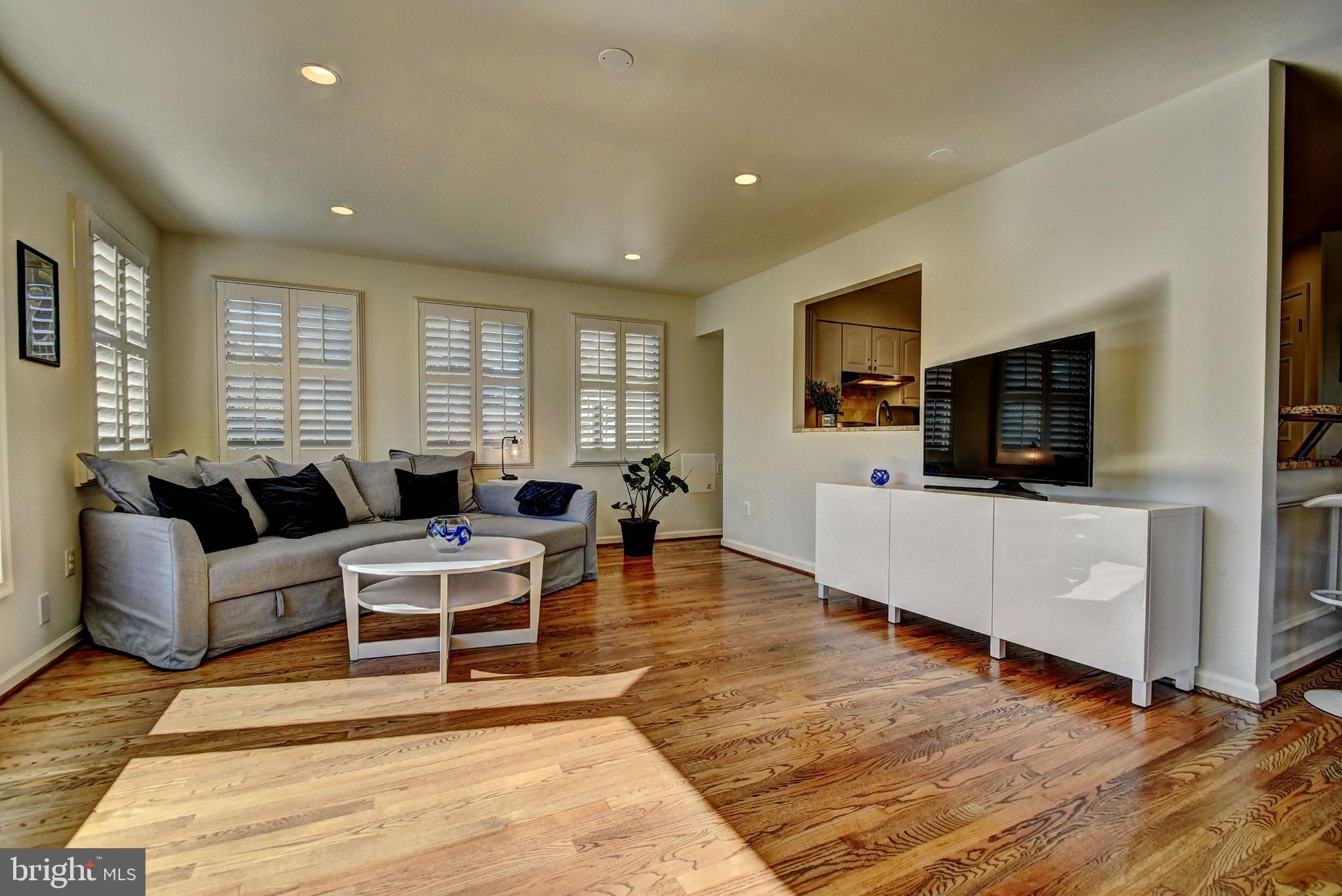 CHANTILLY HIGHLANDS - Residential