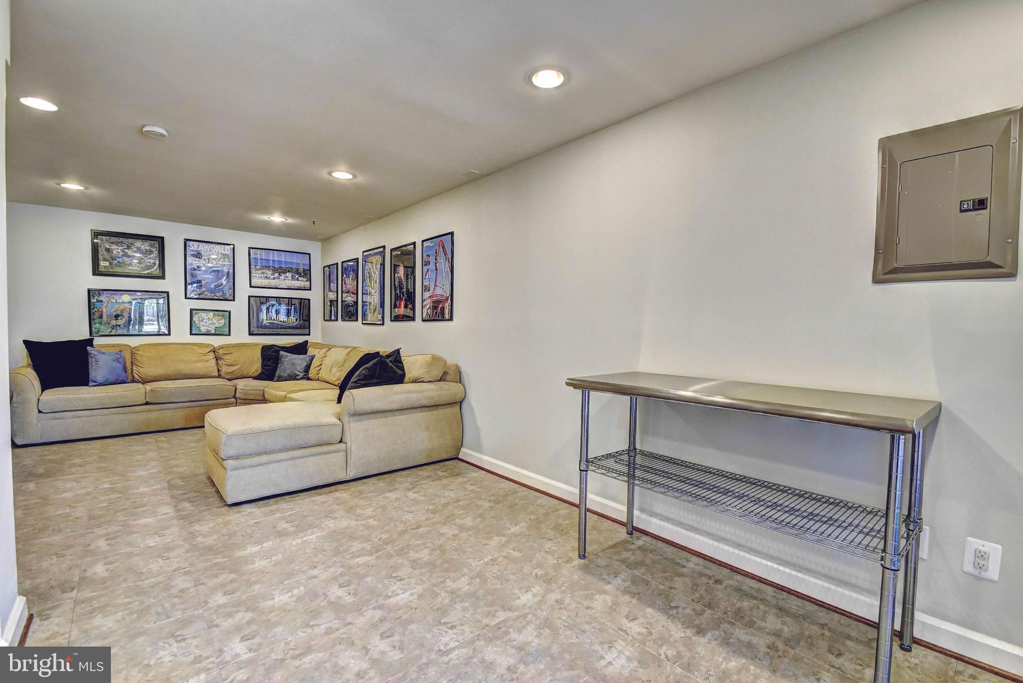 CHANTILLY HIGHLANDS - Residential