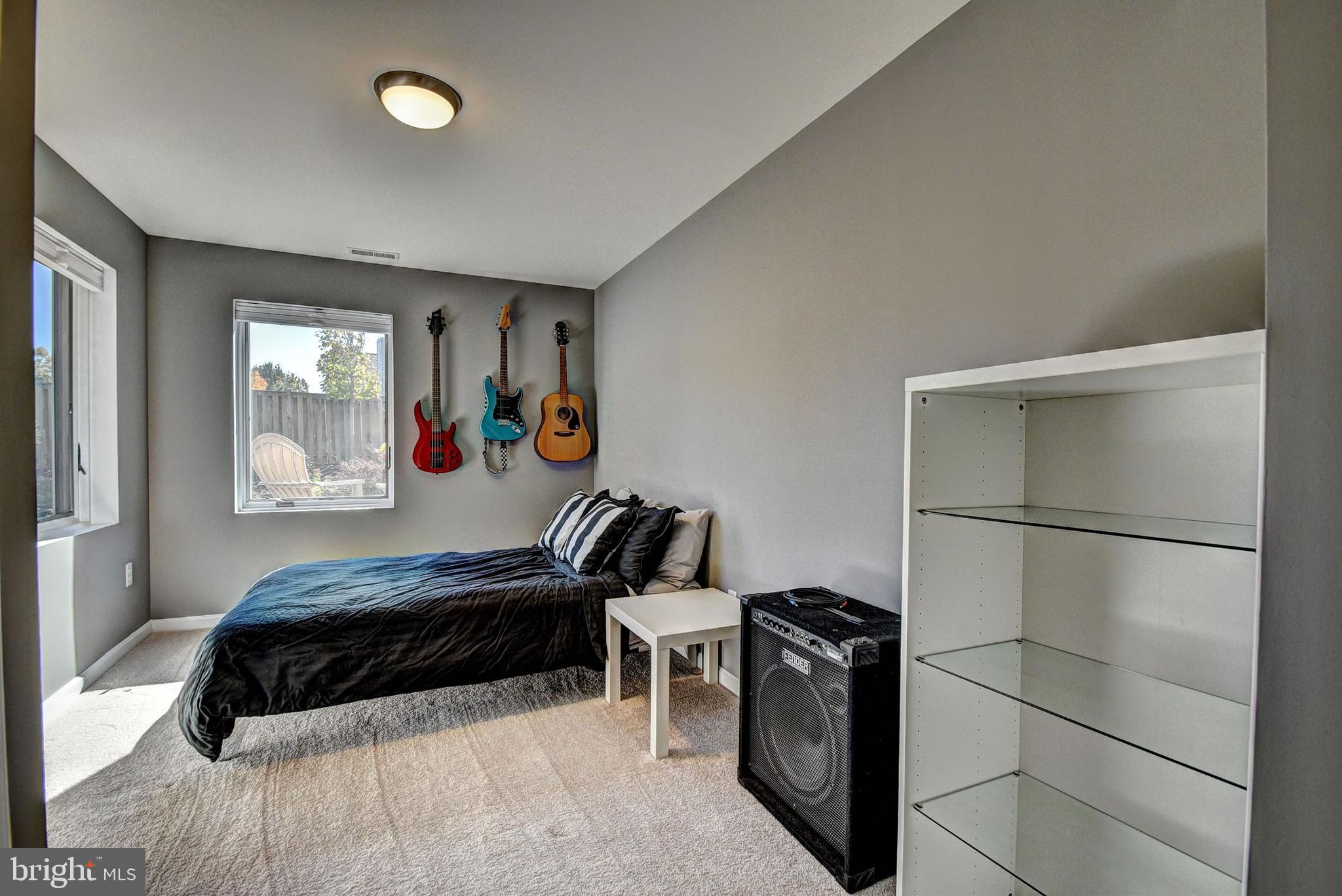 CHANTILLY HIGHLANDS - Residential