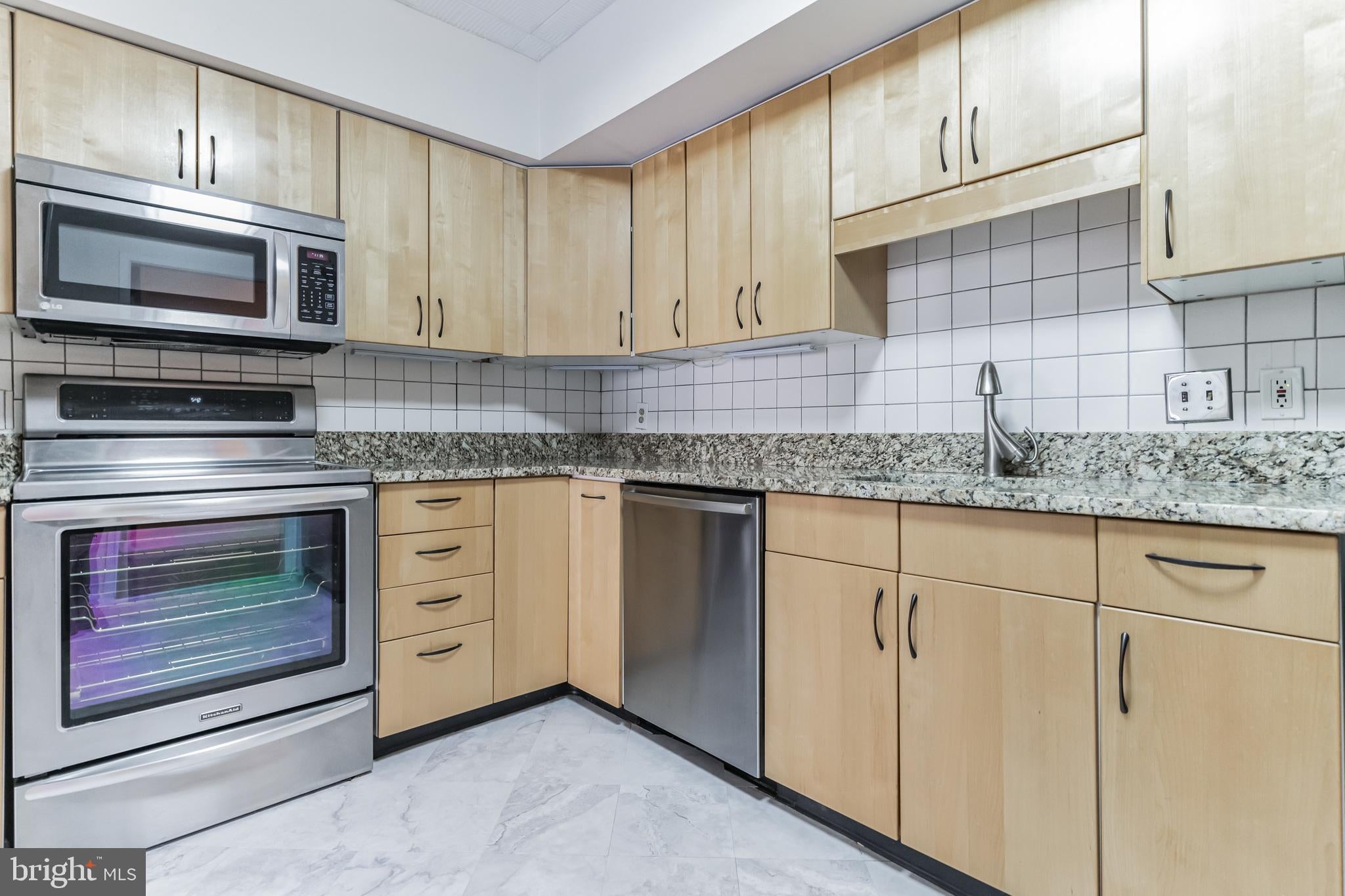1200 CRYSTAL DRIVE 514