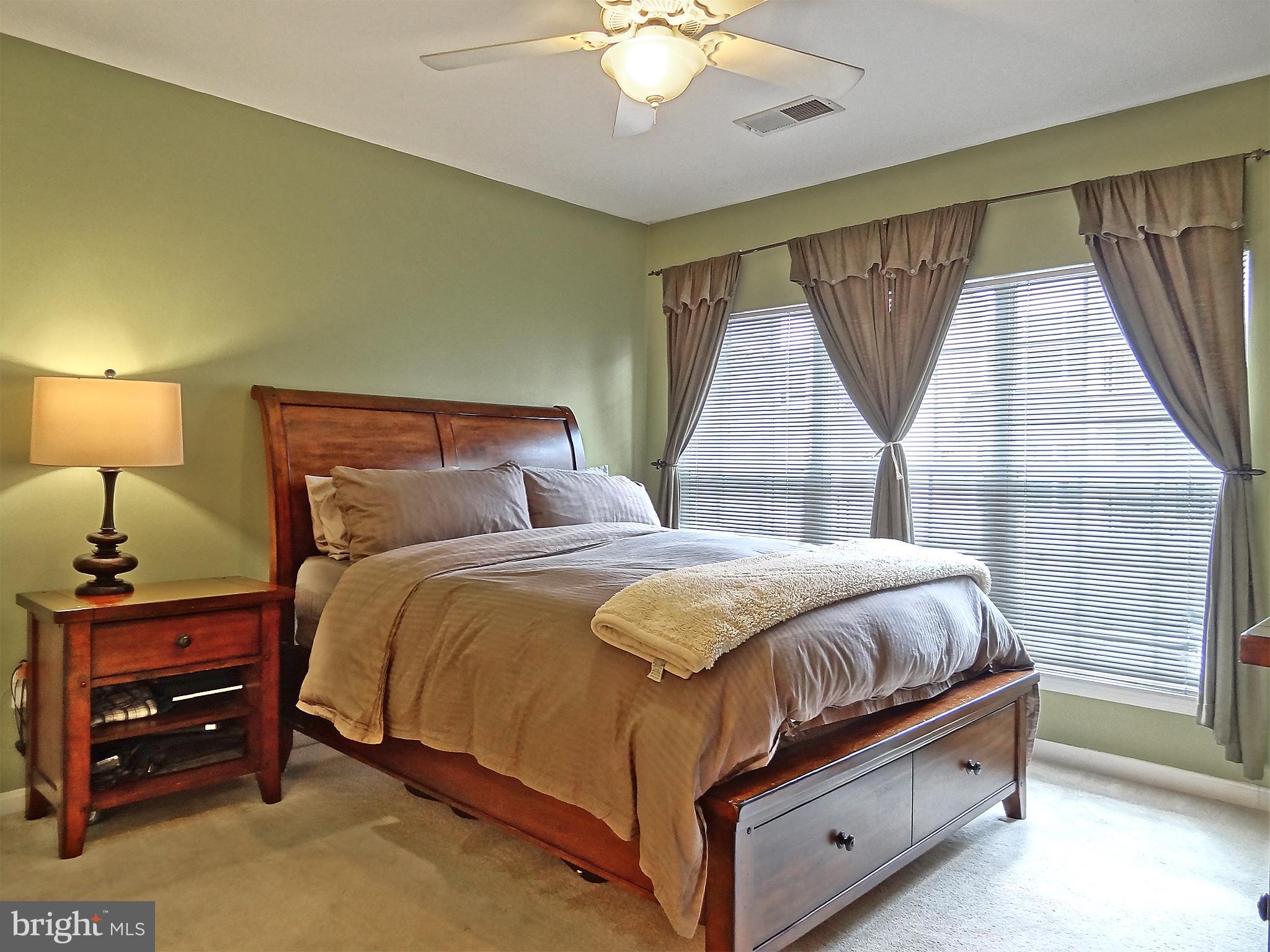 THE HIDEAWAY AT OLD ADMIRAL - Residential