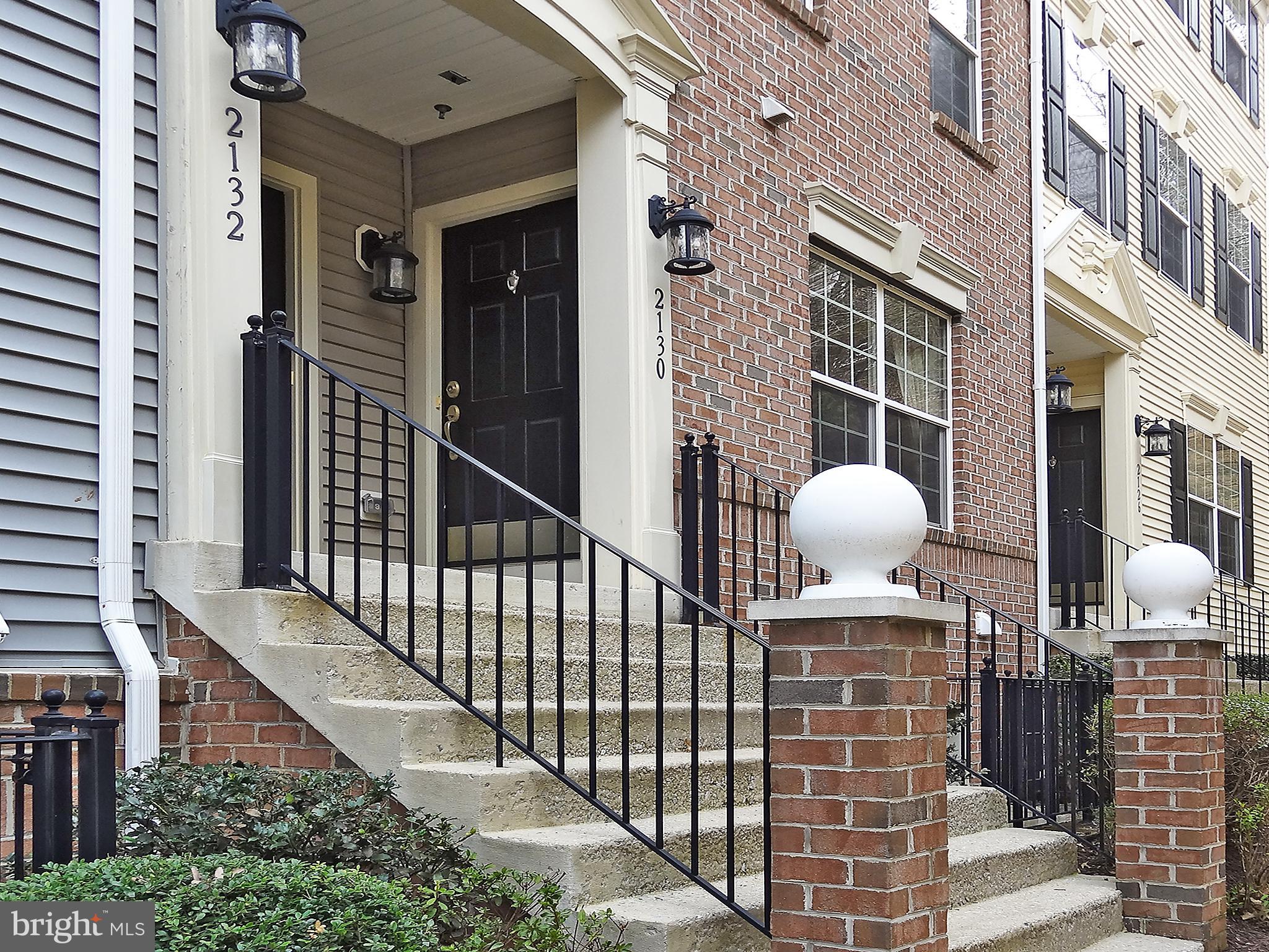 THE HIDEAWAY AT OLD ADMIRAL - Residential