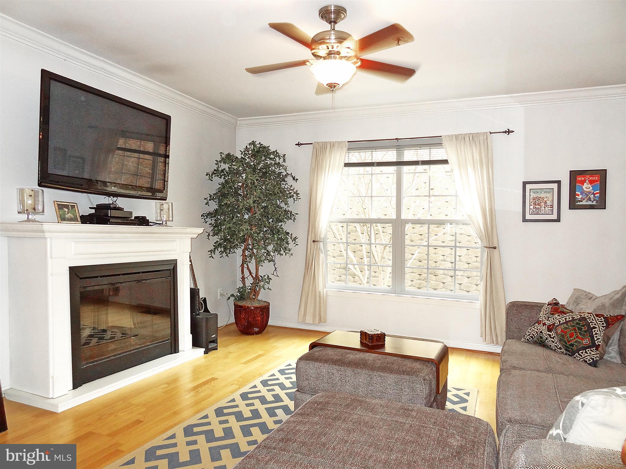 THE HIDEAWAY AT OLD ADMIRAL - Residential