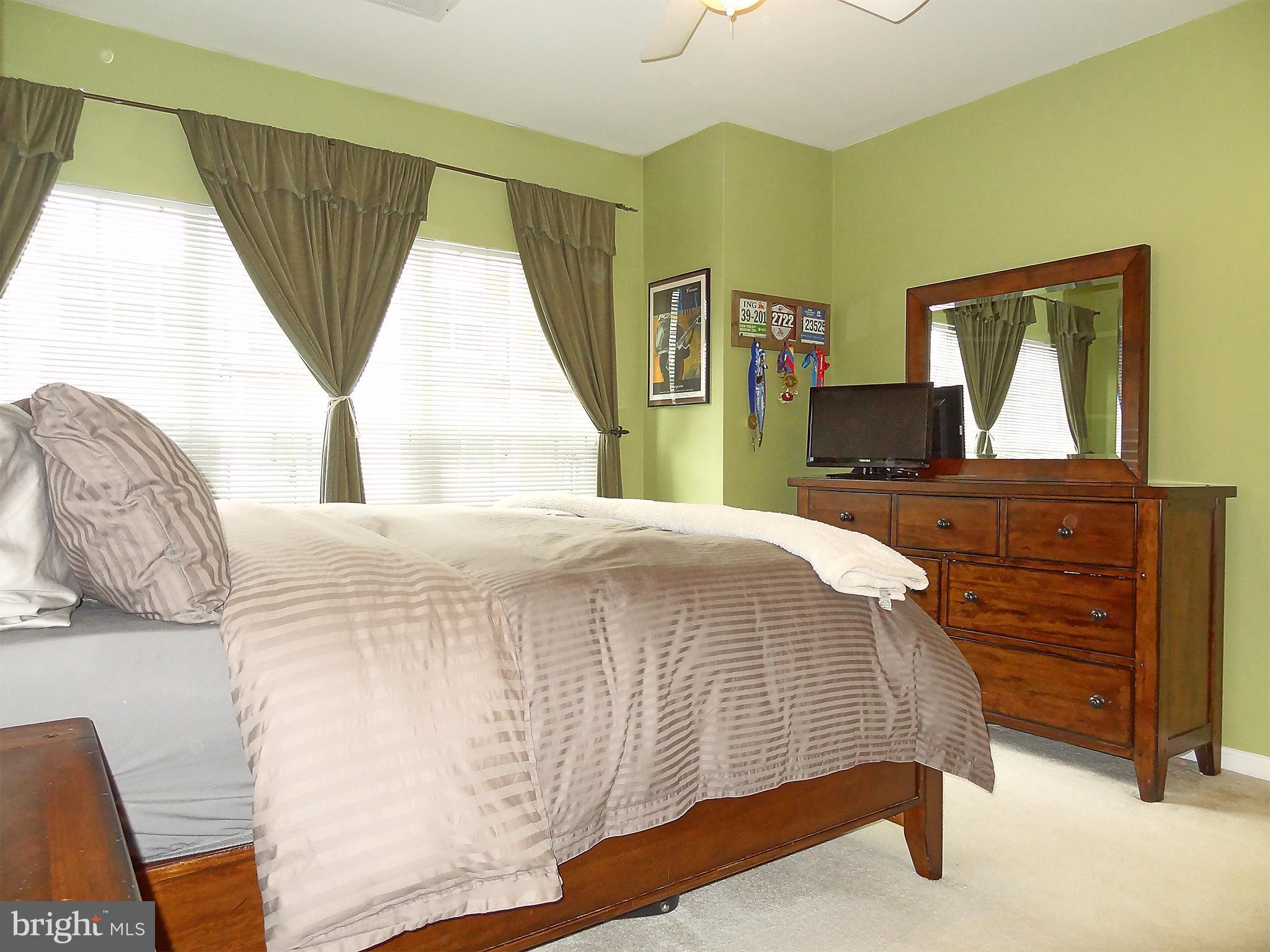 THE HIDEAWAY AT OLD ADMIRAL - Residential