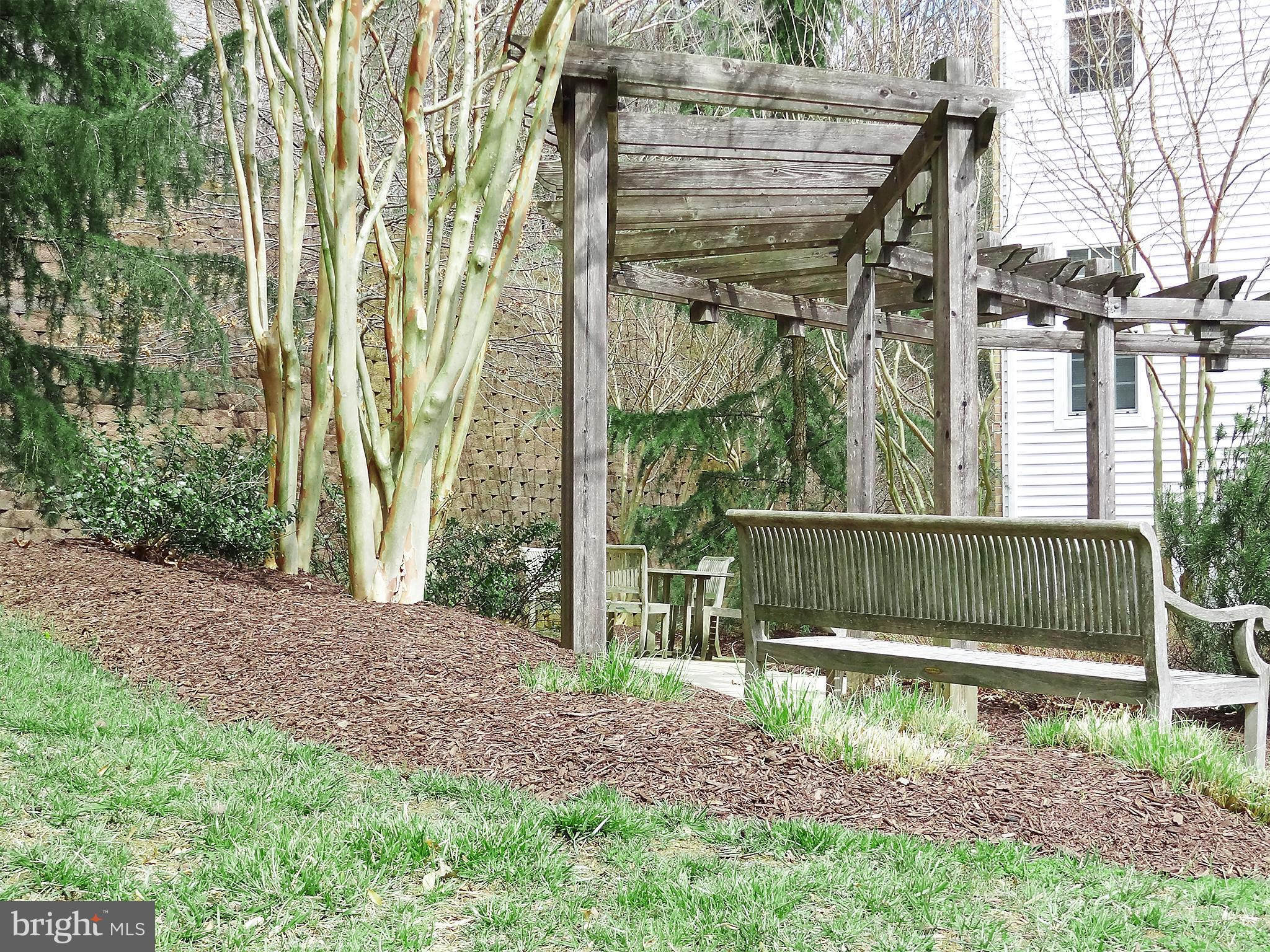 THE HIDEAWAY AT OLD ADMIRAL - Residential