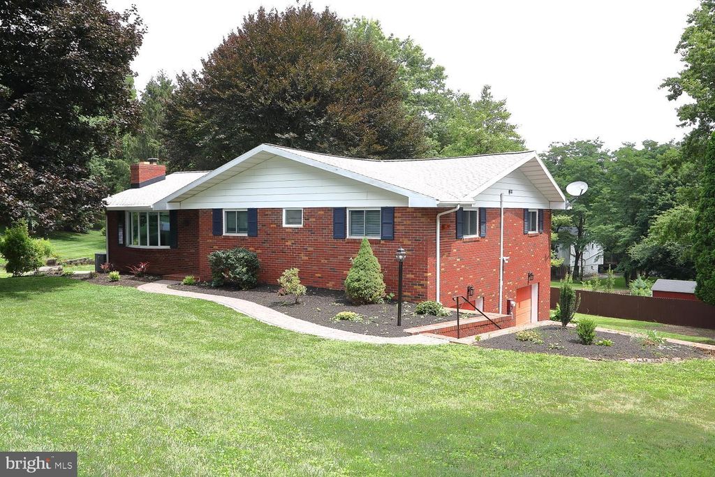 Photo of 215 FANNIE AVE, LANCASTER, PA 17602 (MLS # PALA2038206)