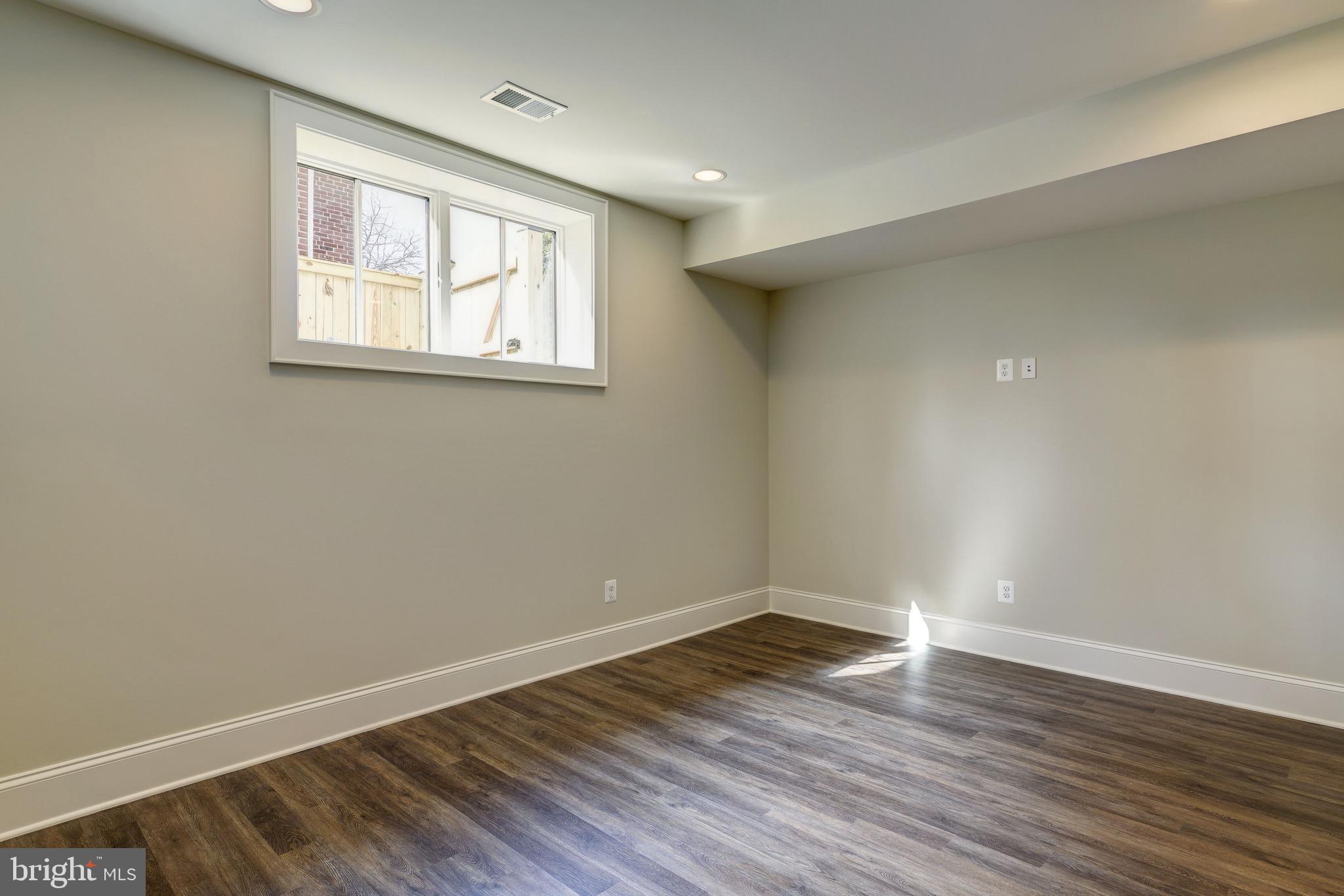 ROCK SPRING - Residential