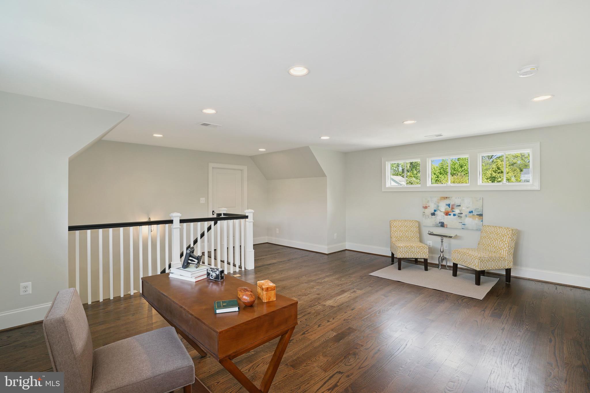 ROCK SPRING - Residential