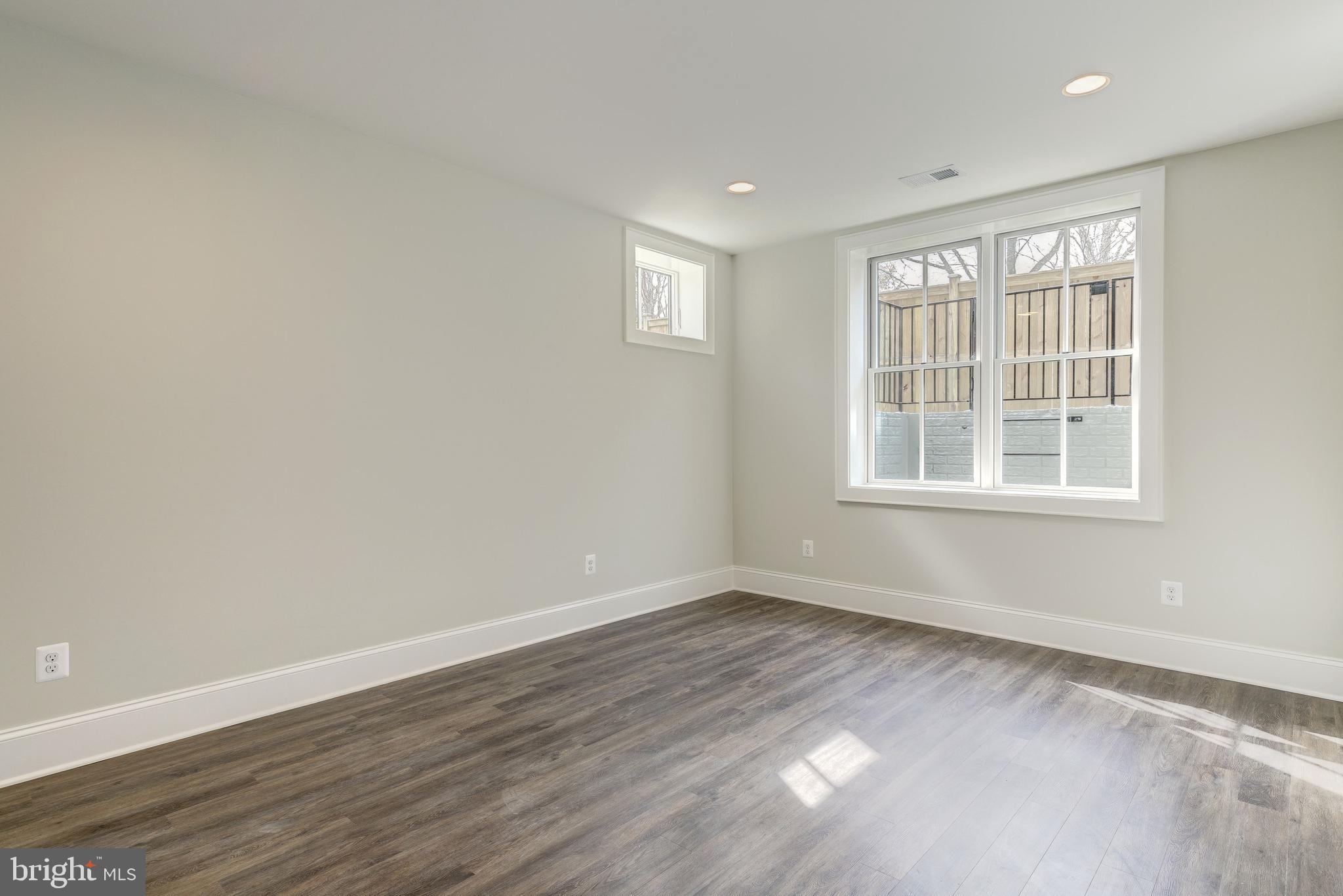 ROCK SPRING - Residential