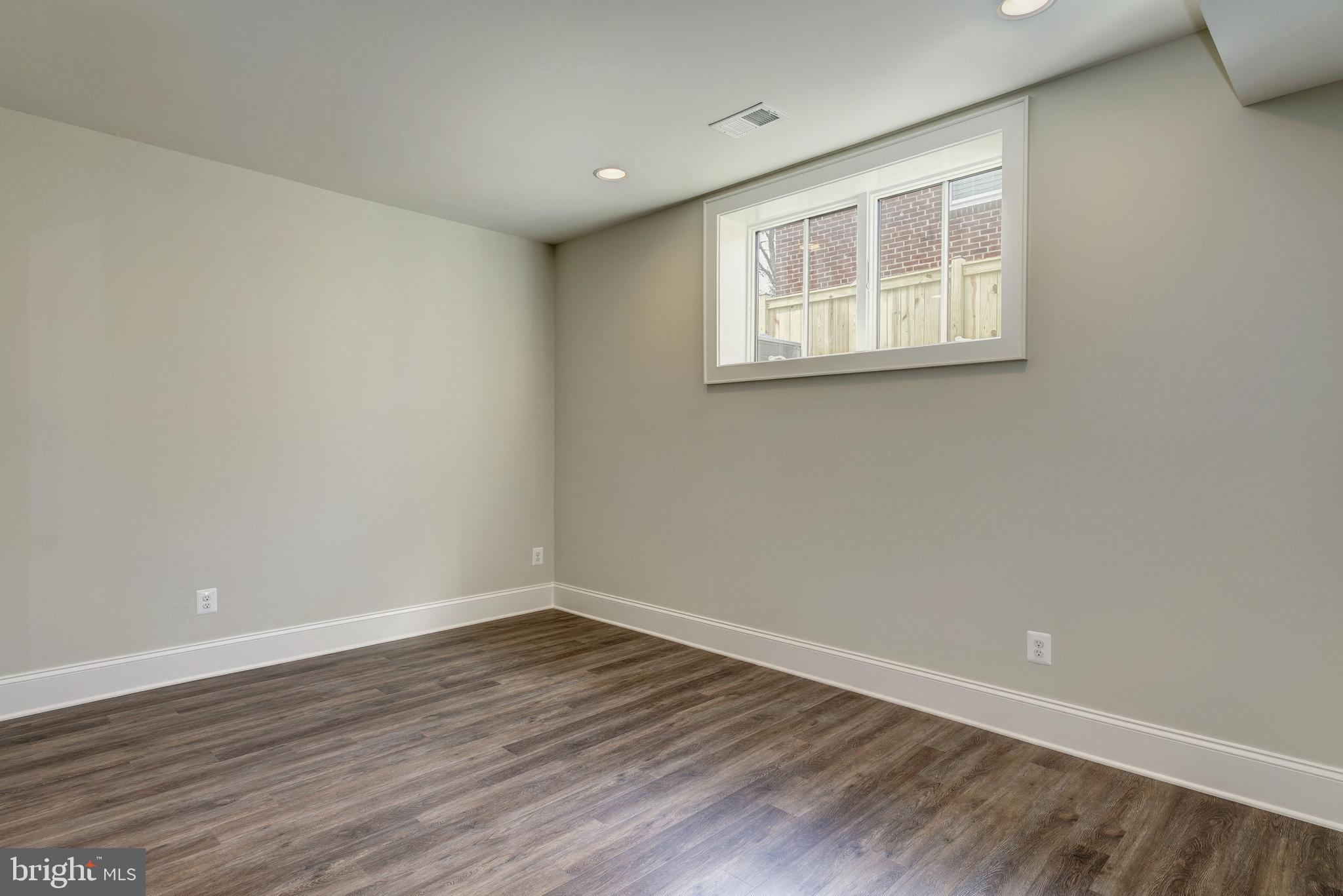 ROCK SPRING - Residential