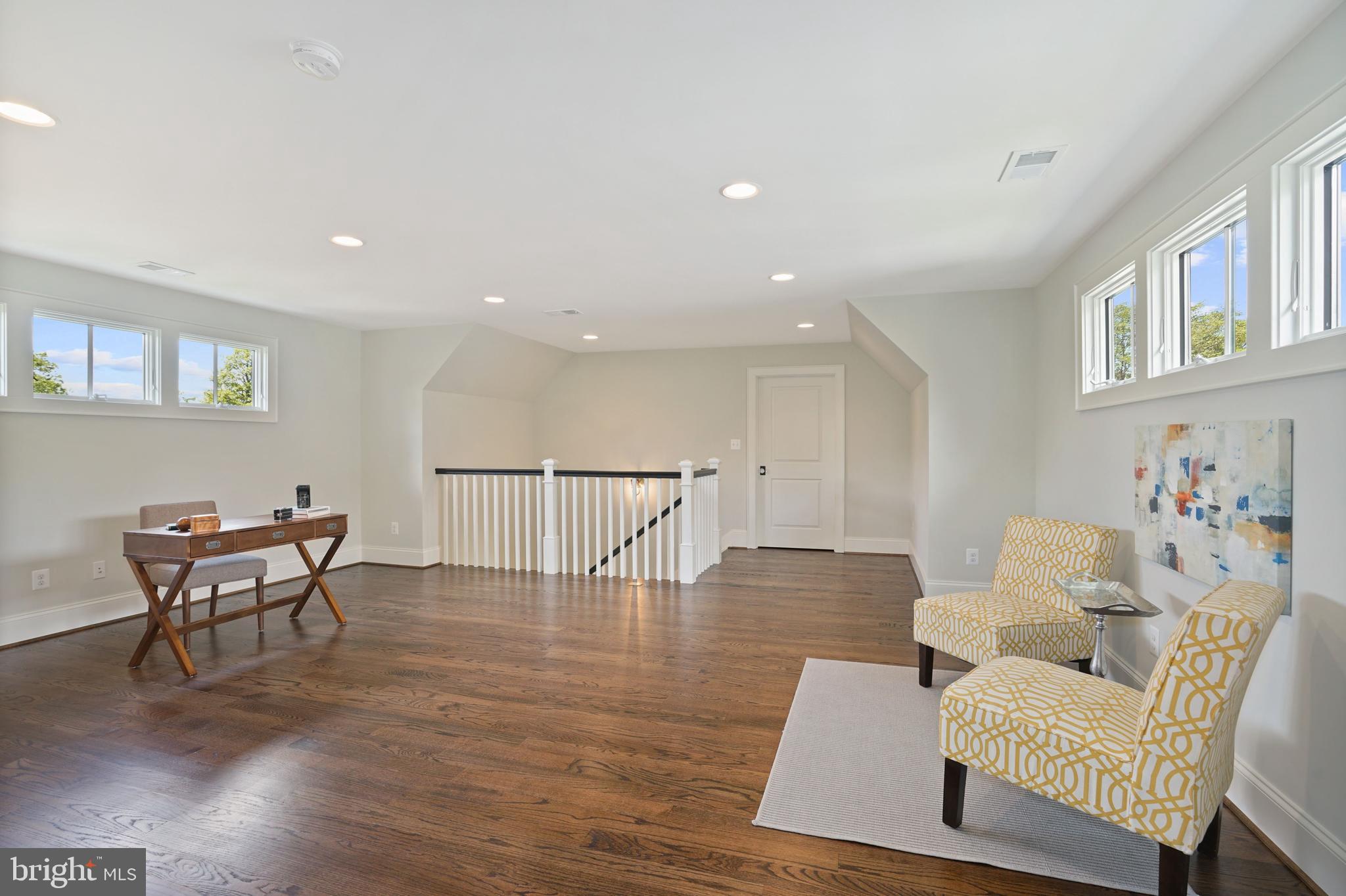 ROCK SPRING - Residential