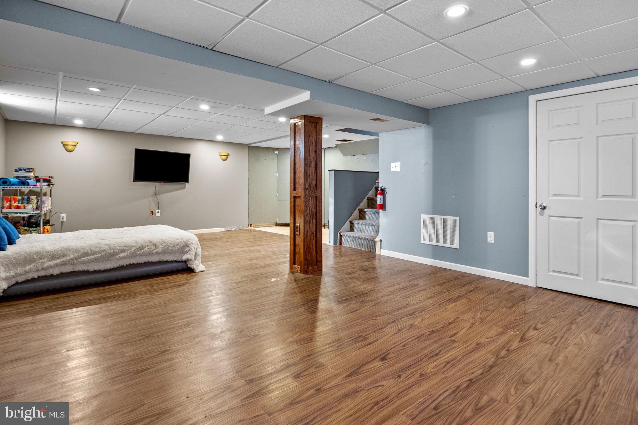 NESHAMINY VALLEY - Residential