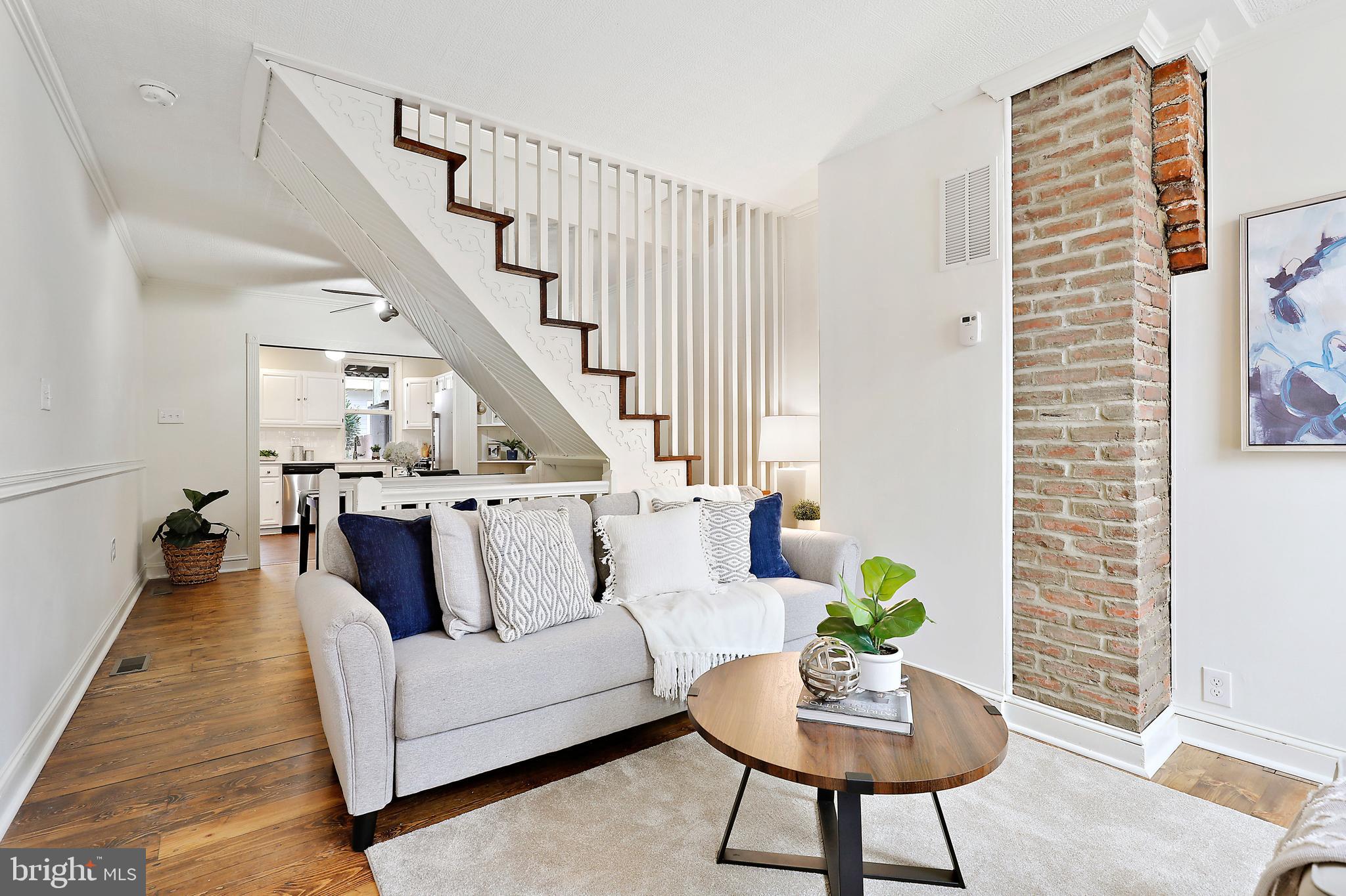 LOCUST POINT - Residential