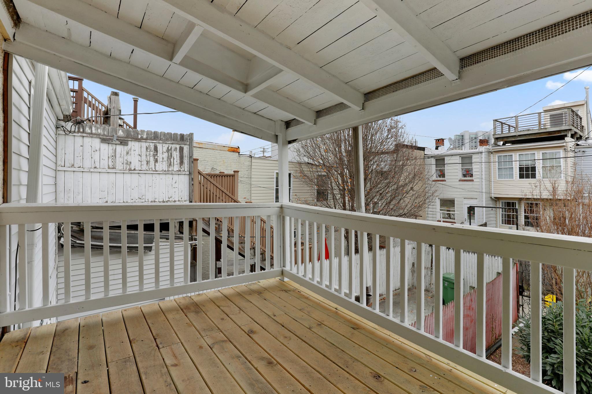 LOCUST POINT - Residential