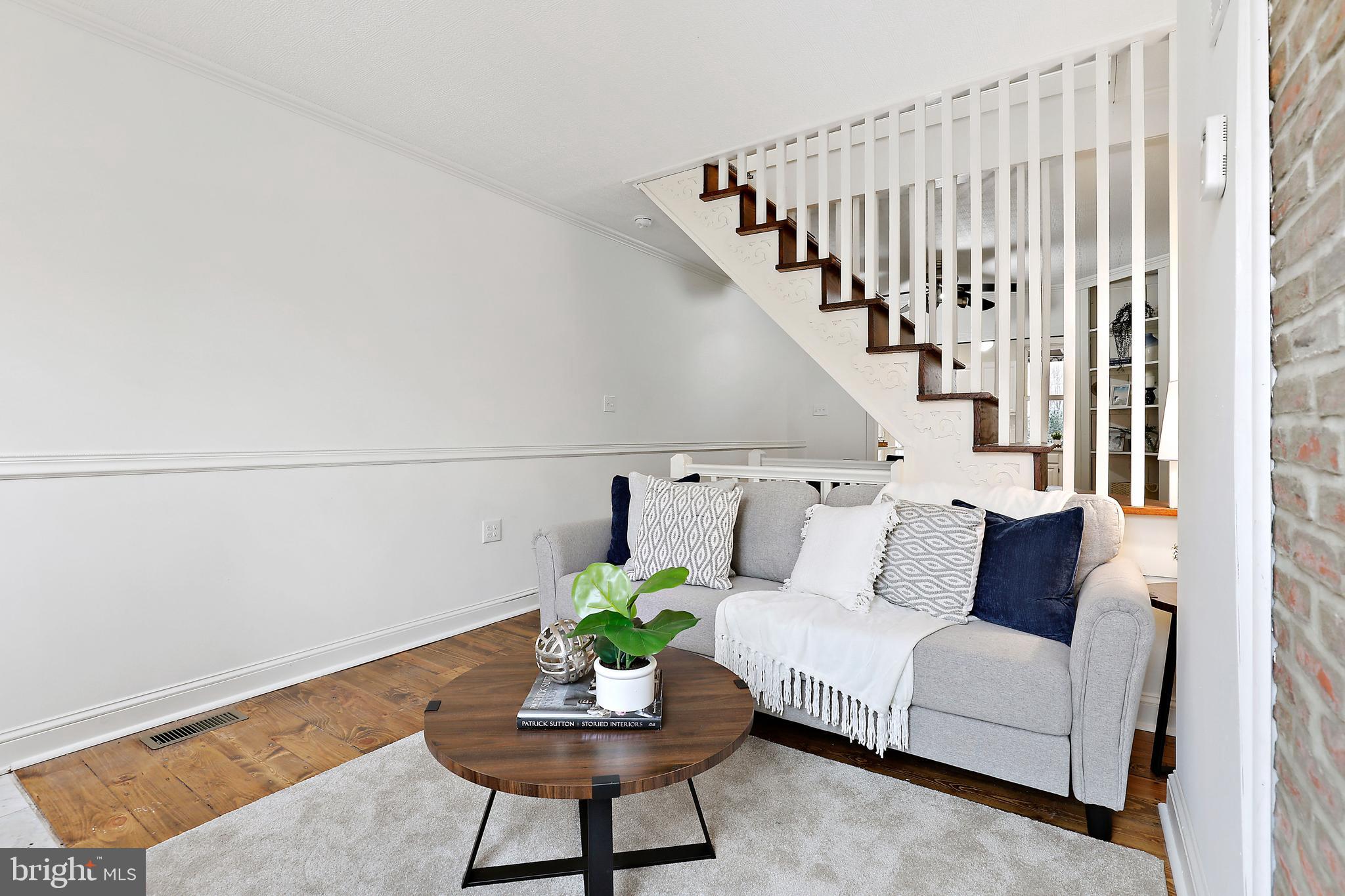 LOCUST POINT - Residential