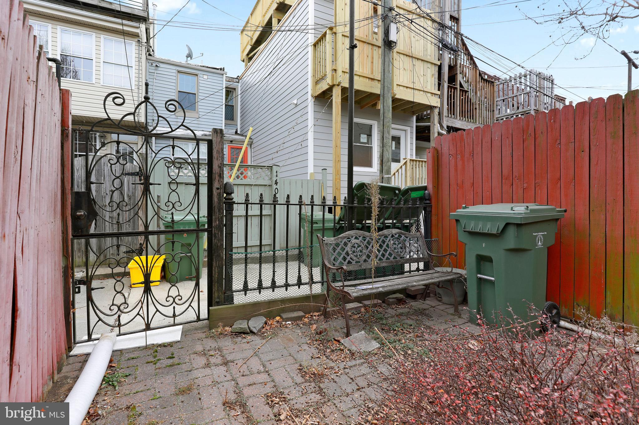 LOCUST POINT - Residential