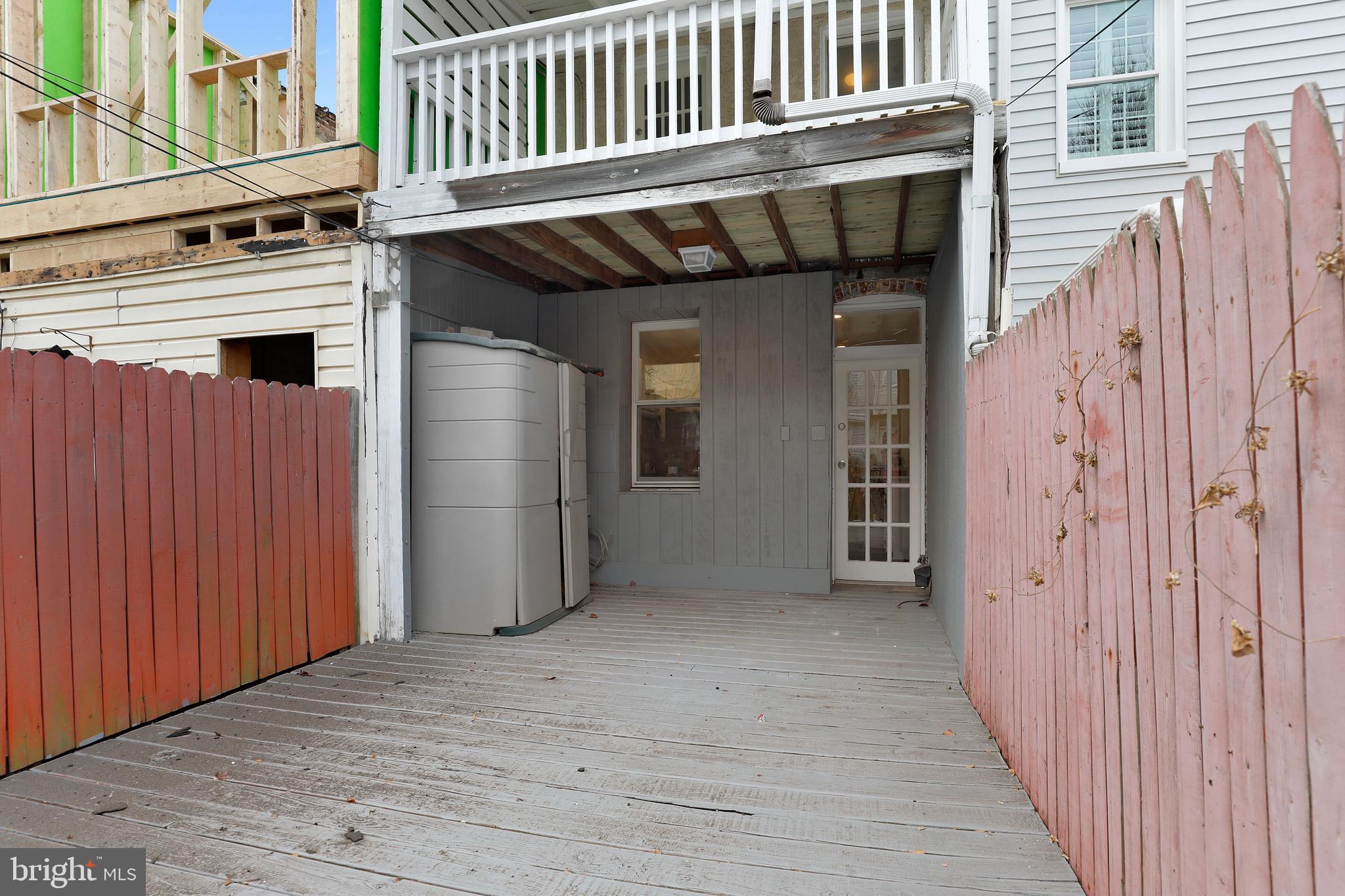 LOCUST POINT - Residential