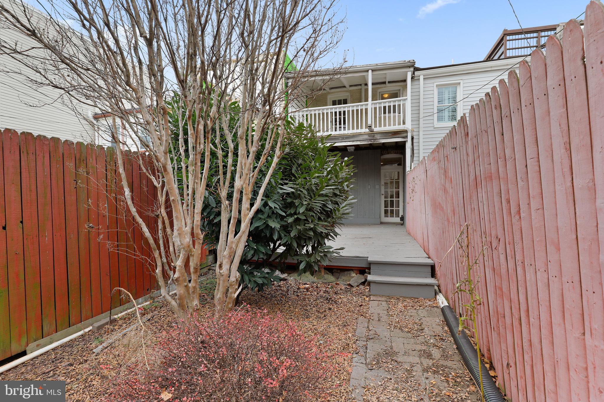 LOCUST POINT - Residential