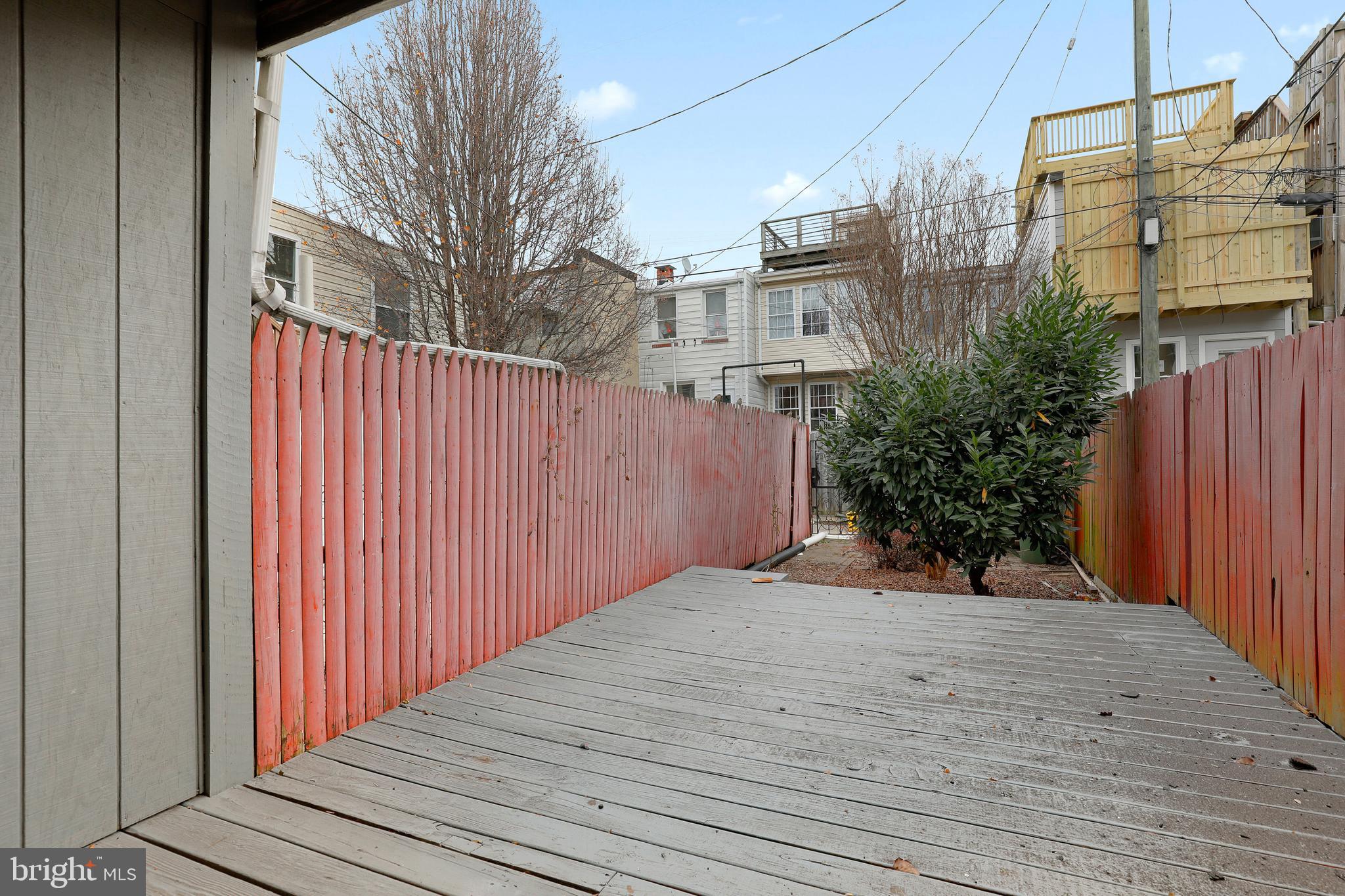 LOCUST POINT - Residential