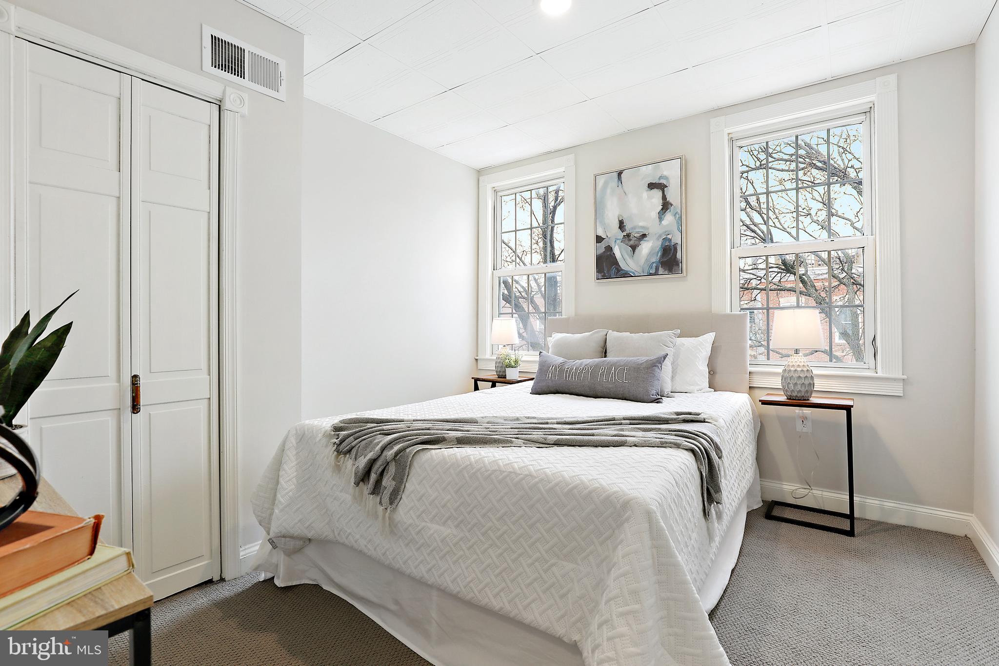 LOCUST POINT - Residential