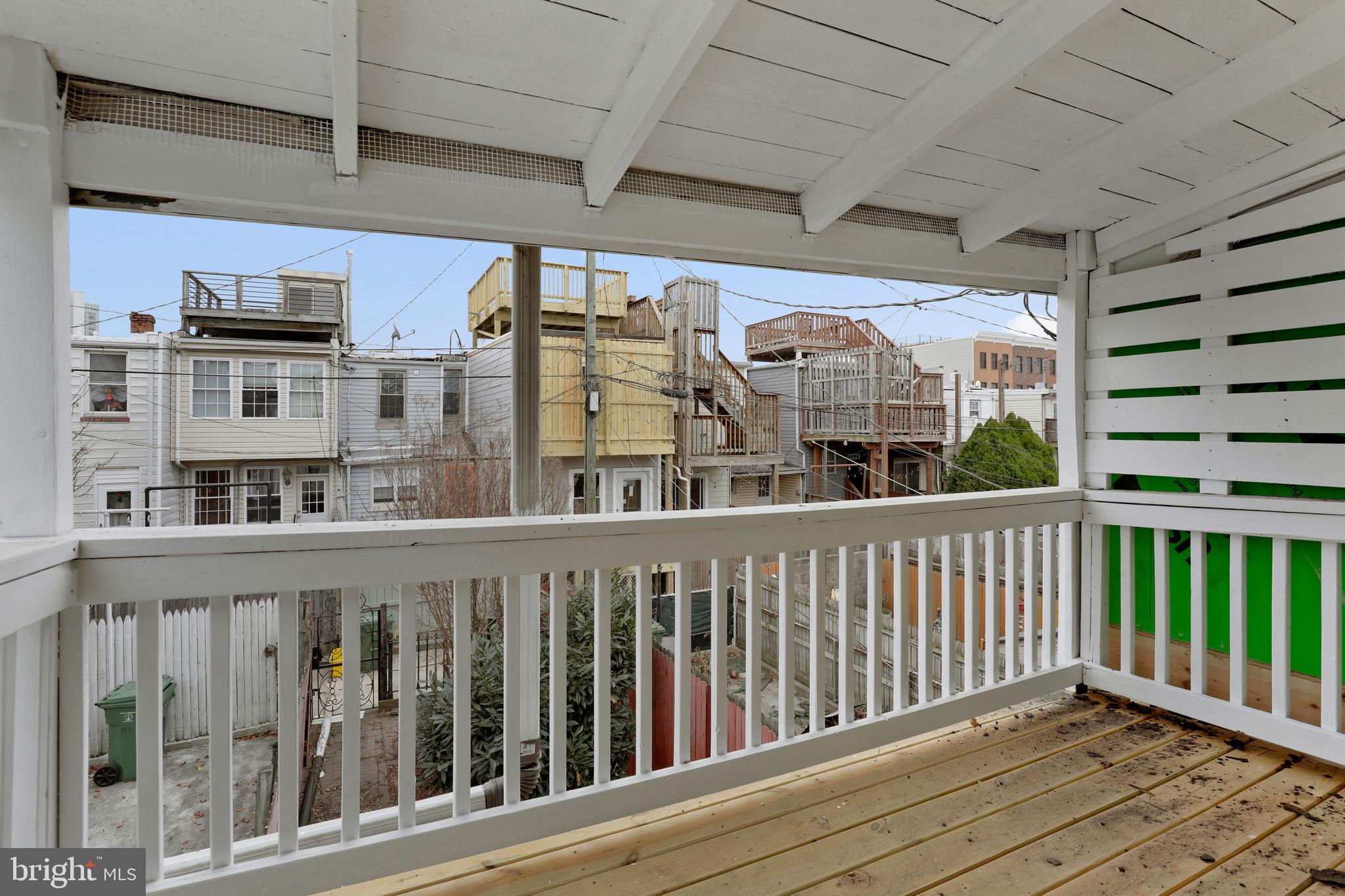 LOCUST POINT - Residential