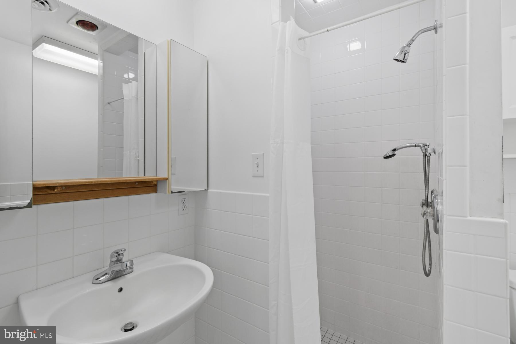 HOLIDAY HARBOR - Residential