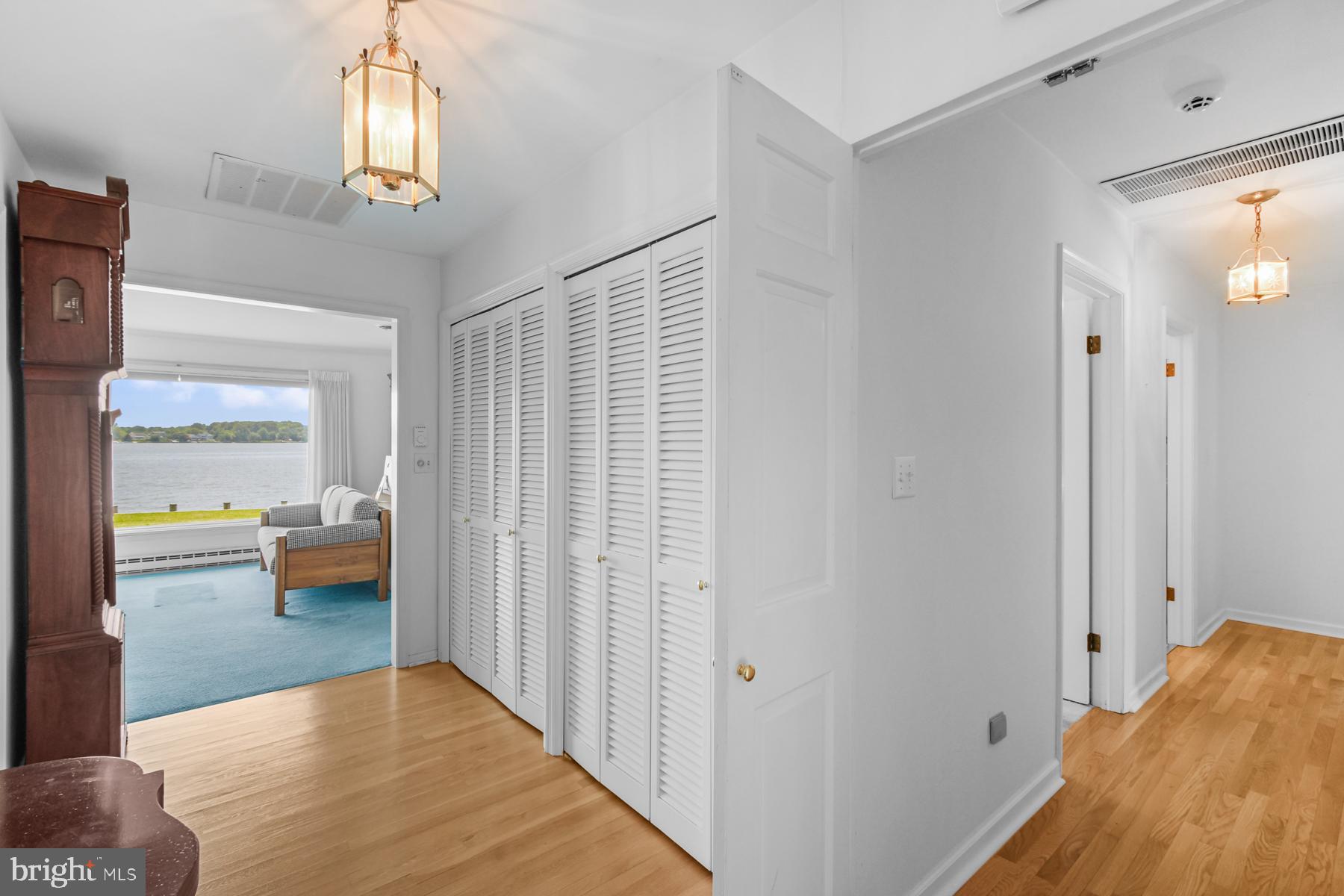 HOLIDAY HARBOR - Residential