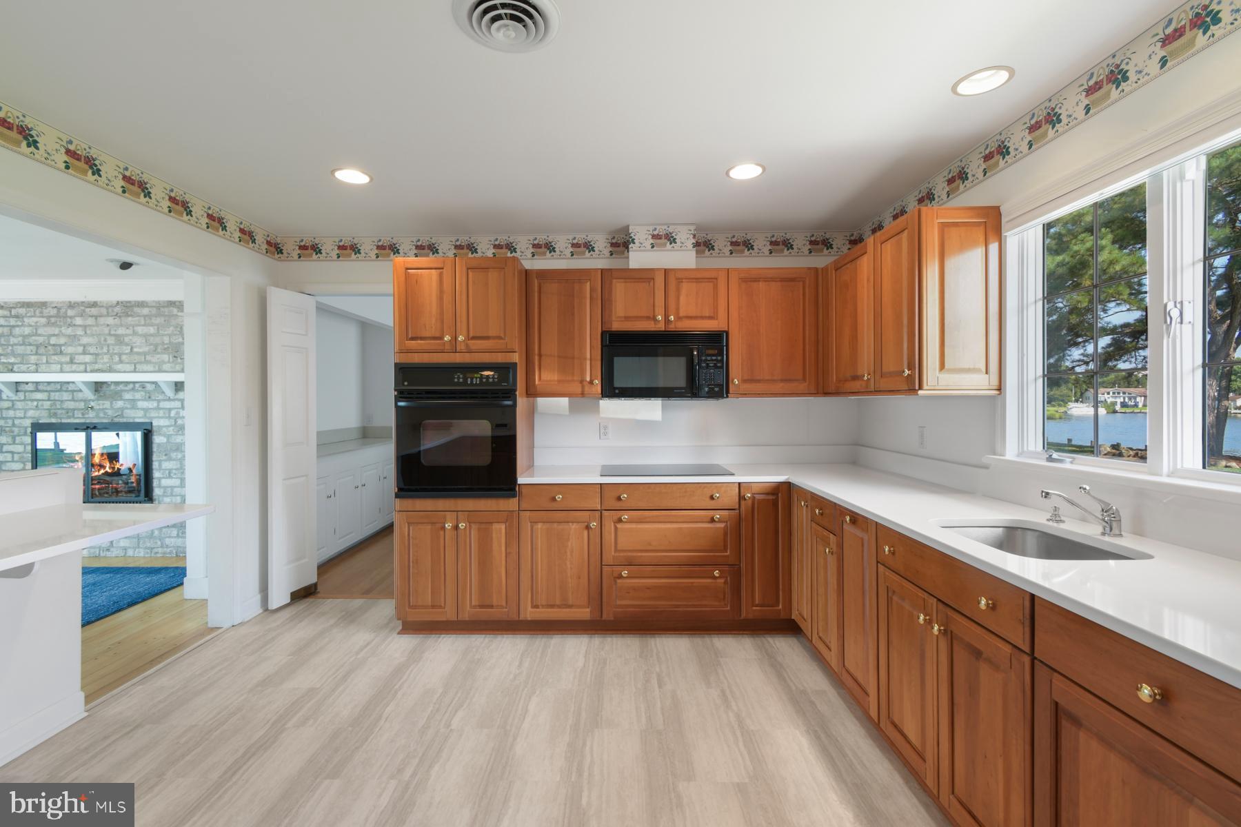 HOLIDAY HARBOR - Residential