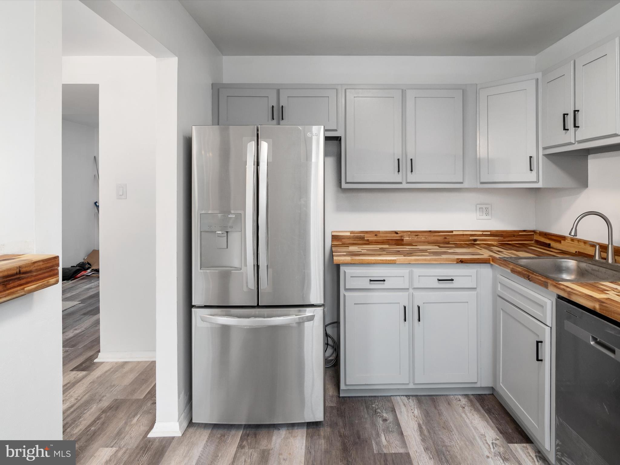 ELIZABETHS LANDING - Residential