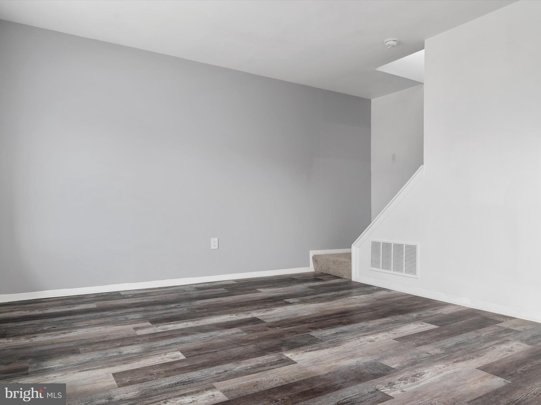 ELIZABETHS LANDING - Residential