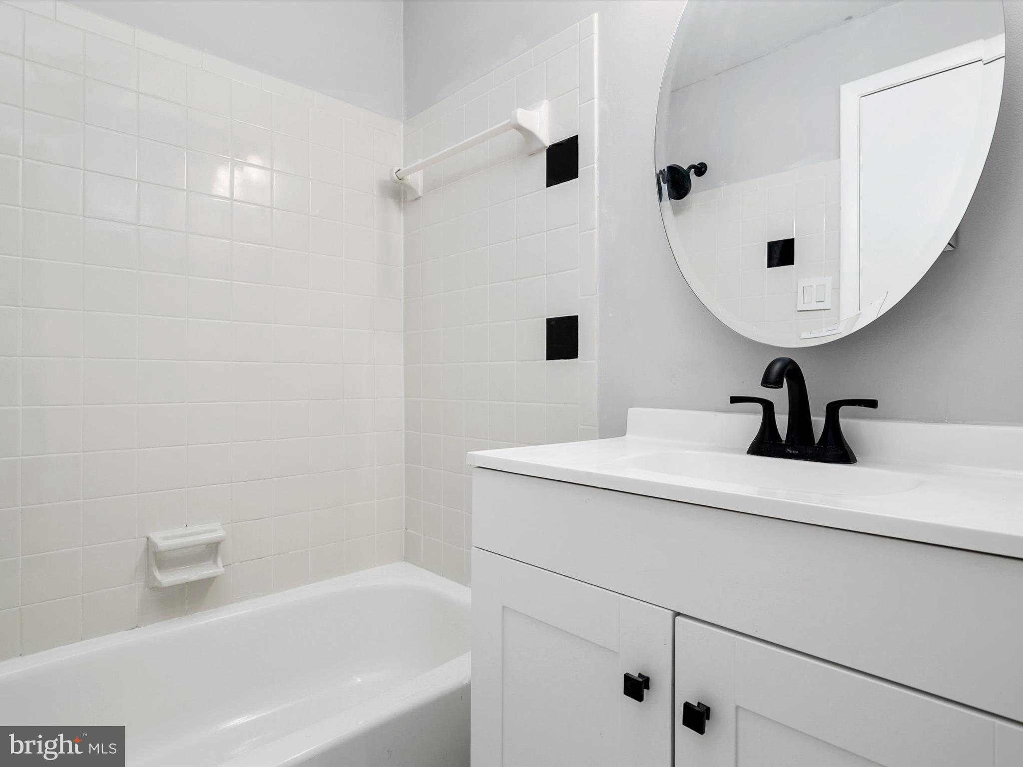 ELIZABETHS LANDING - Residential